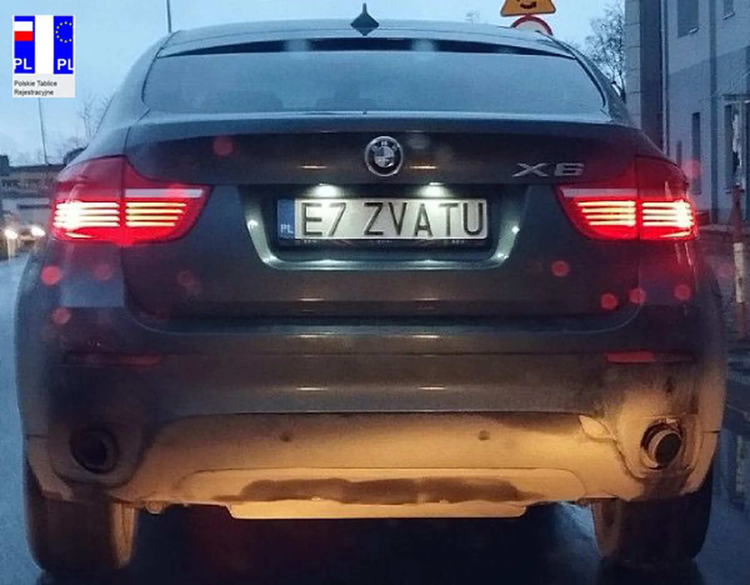 Fajny numer, blacha E7 ZVATU
