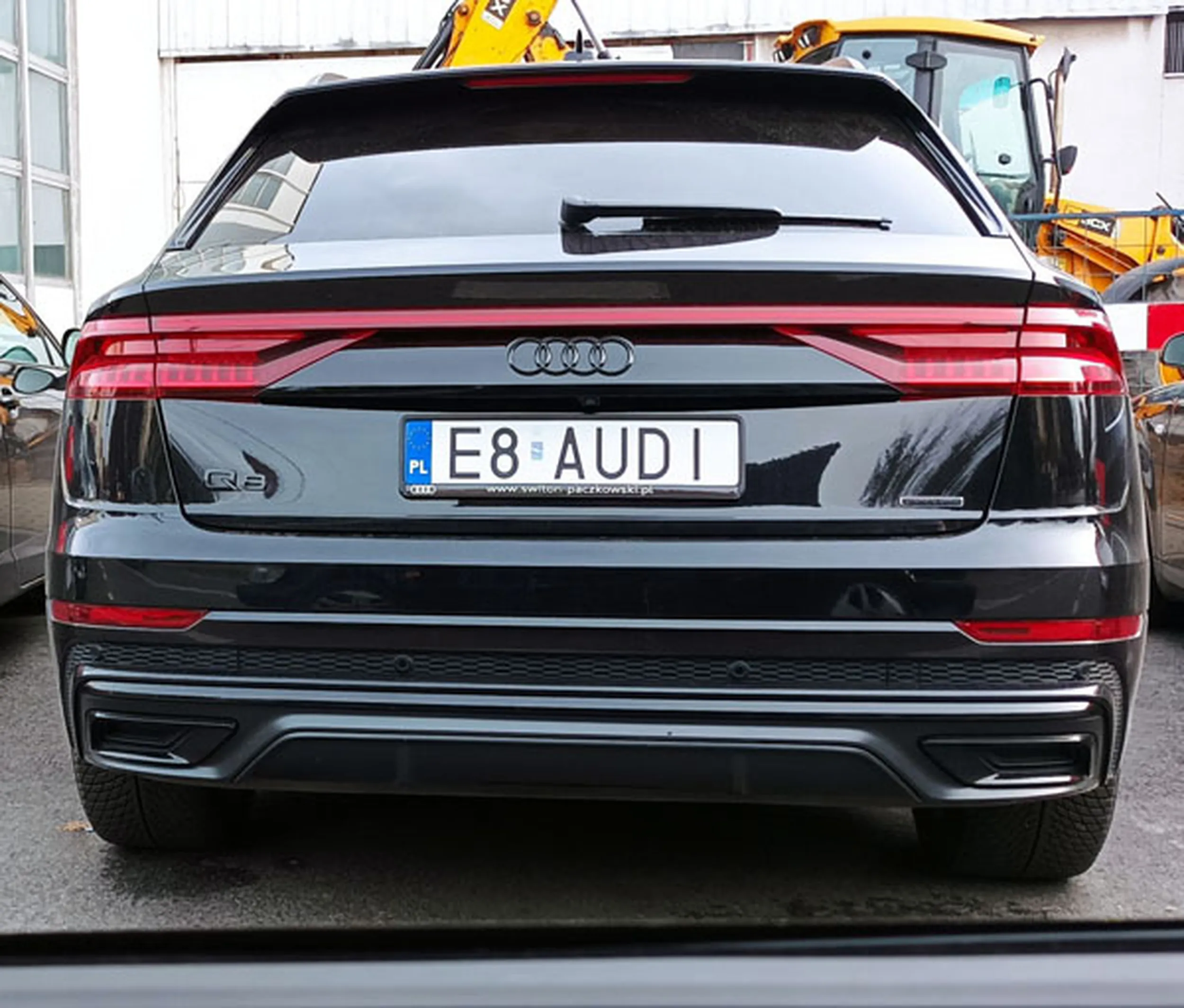 Fajny numer, blacha E8 AUDI