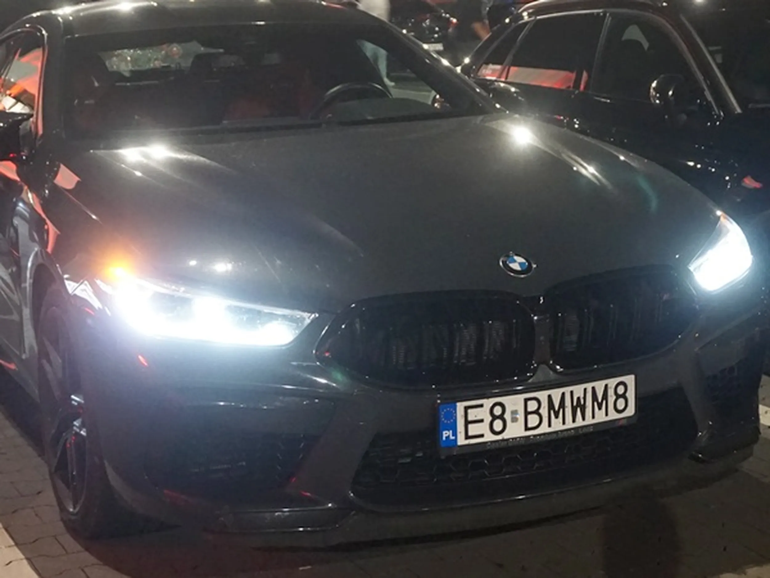 Fajny numer, blacha E8 BMWM8