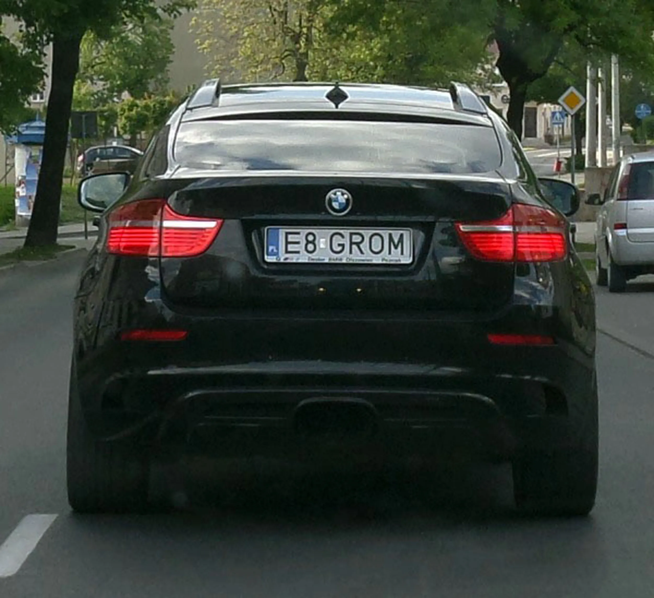 Fajny numer, blacha E8 GROM