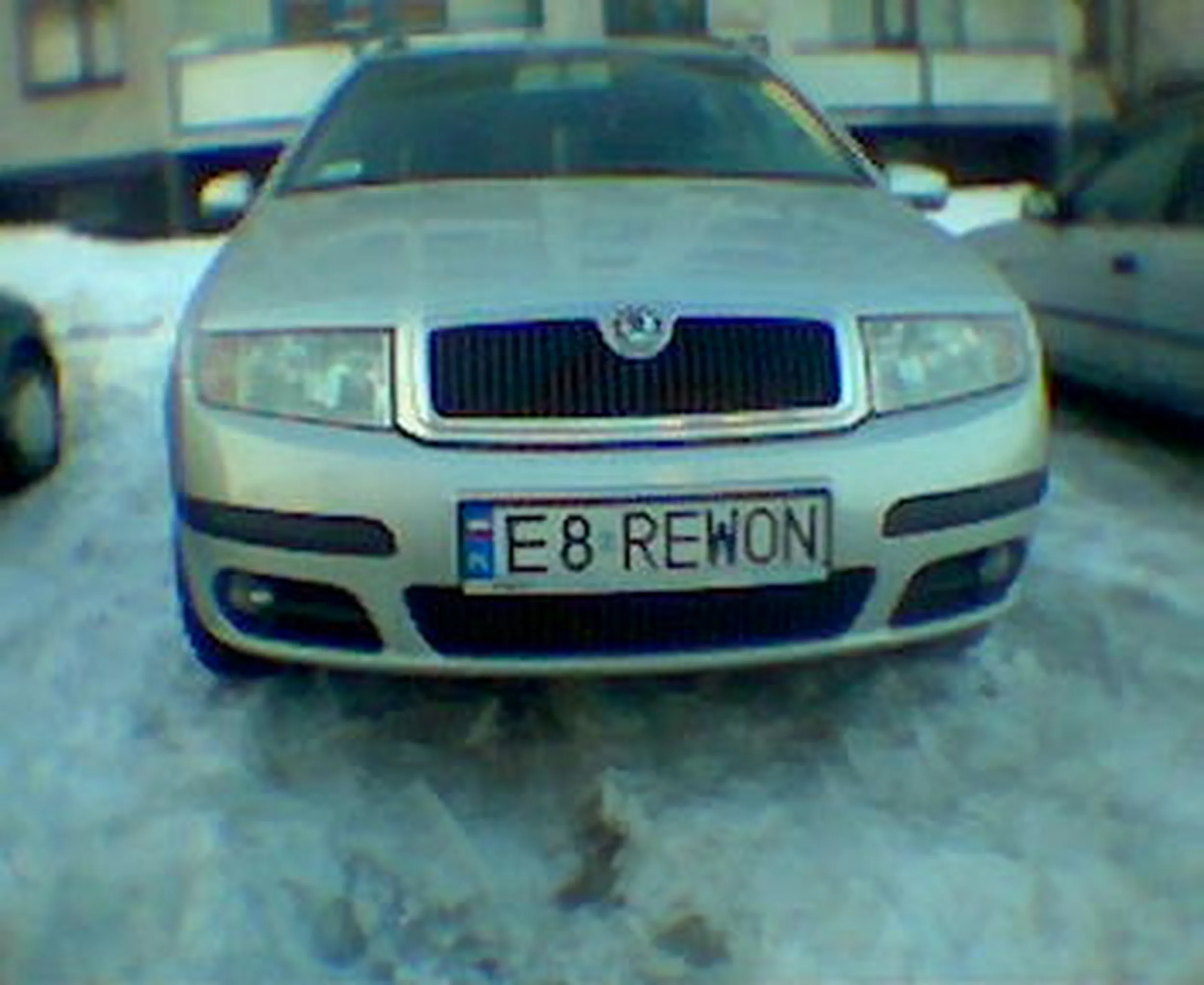 Fajny numer, blacha E8 REWON