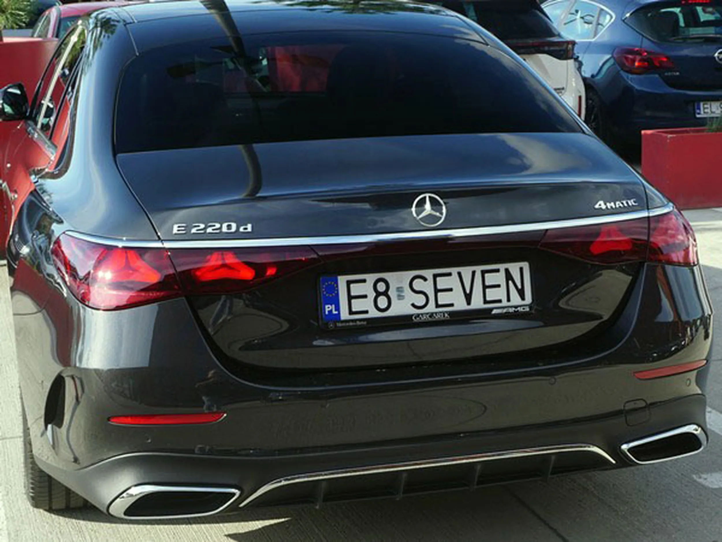 Fajny numer, blacha E8 SEVEN