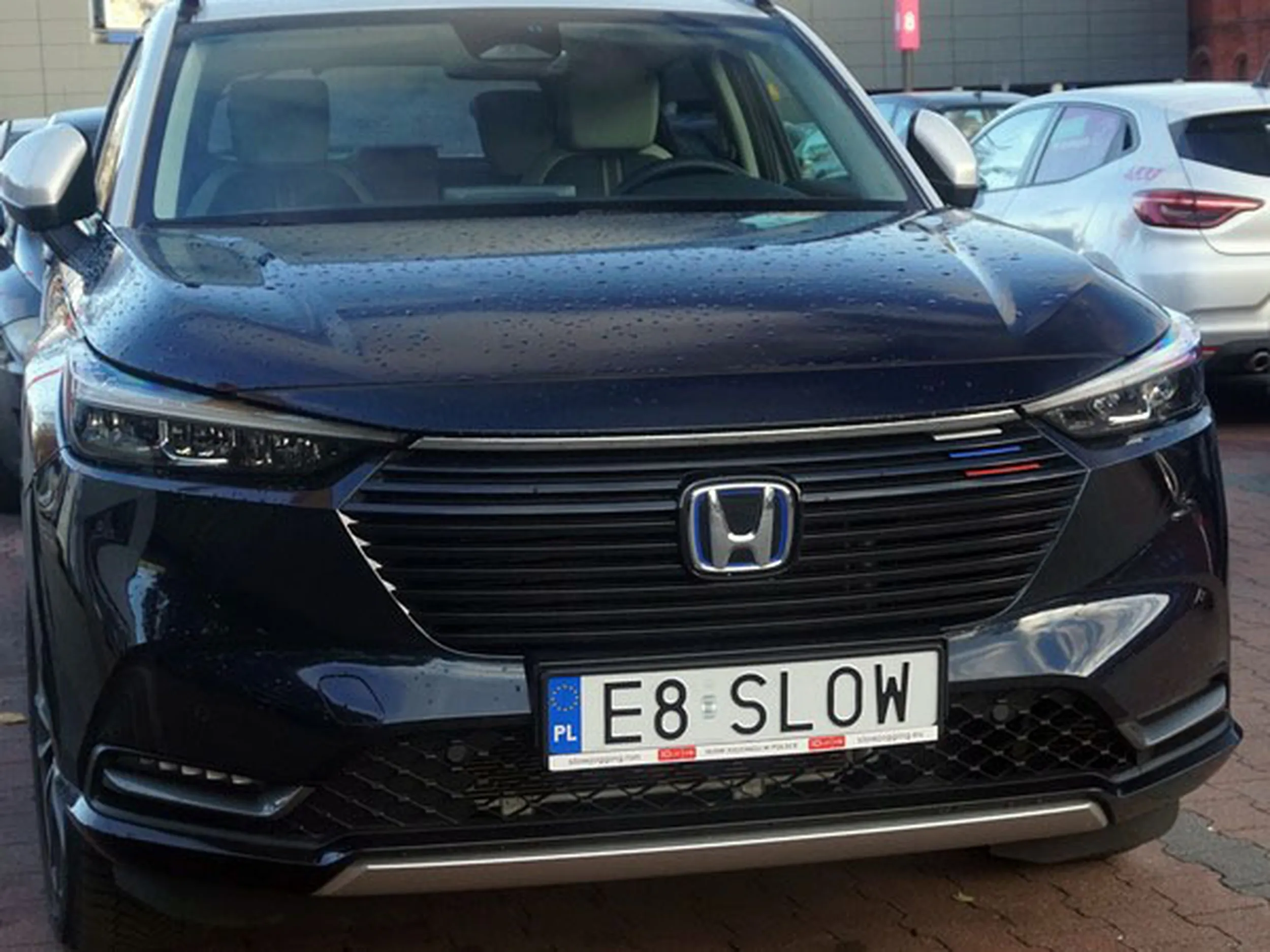 Fajny numer, blacha E8 SLOW