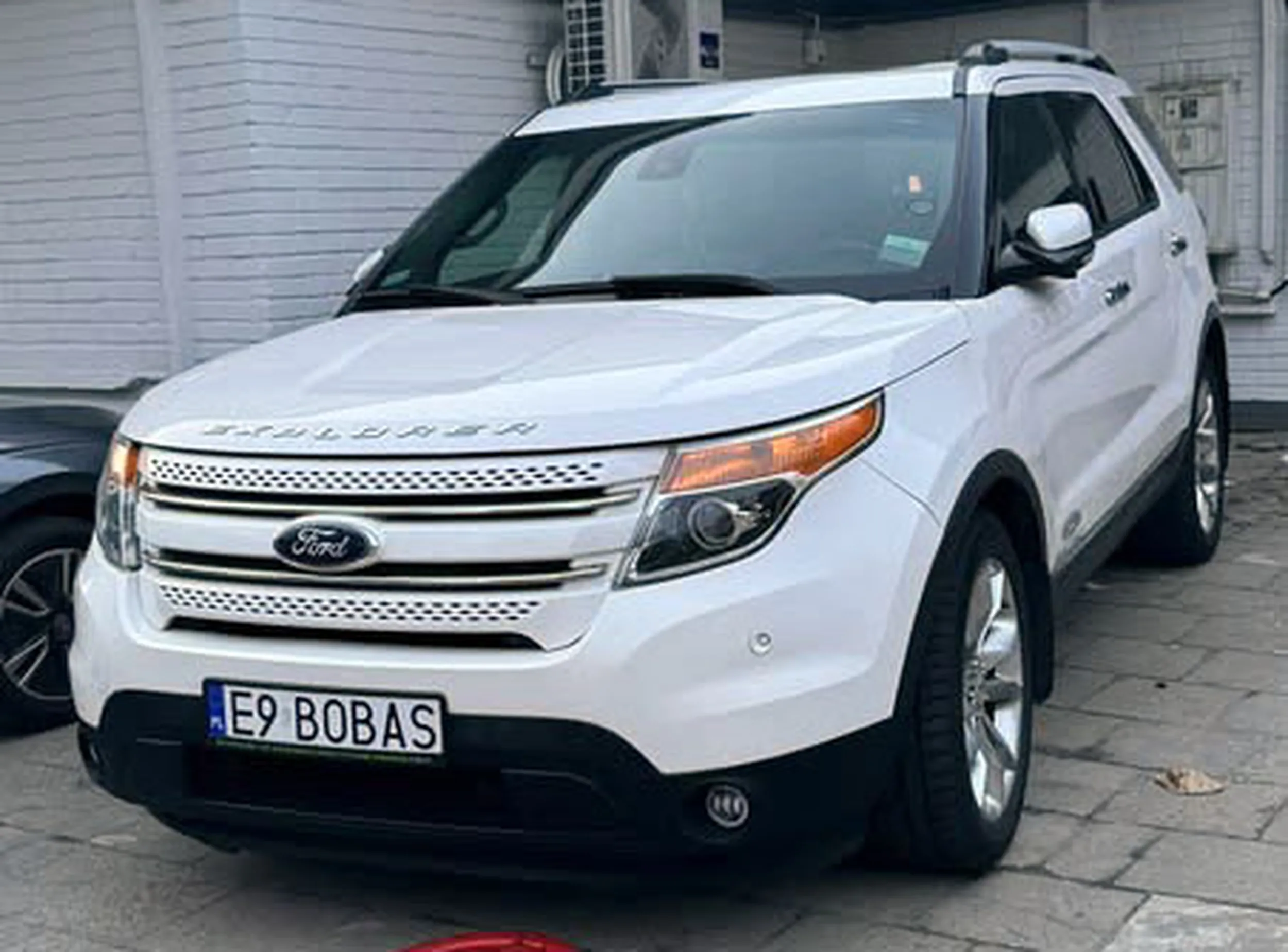 Fajny numer, blacha E9 BOBAS