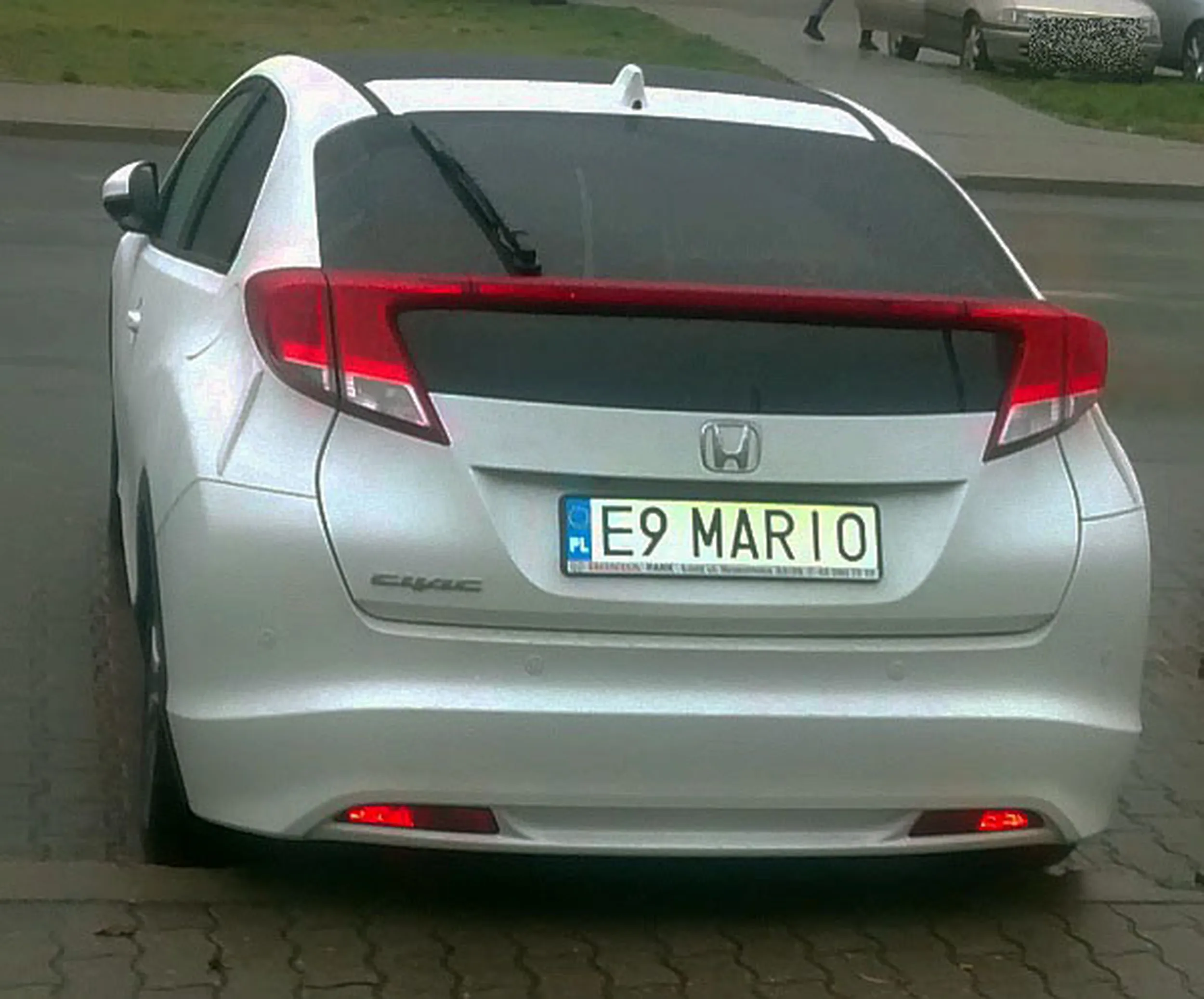 Fajny numer, blacha E9 MARIO