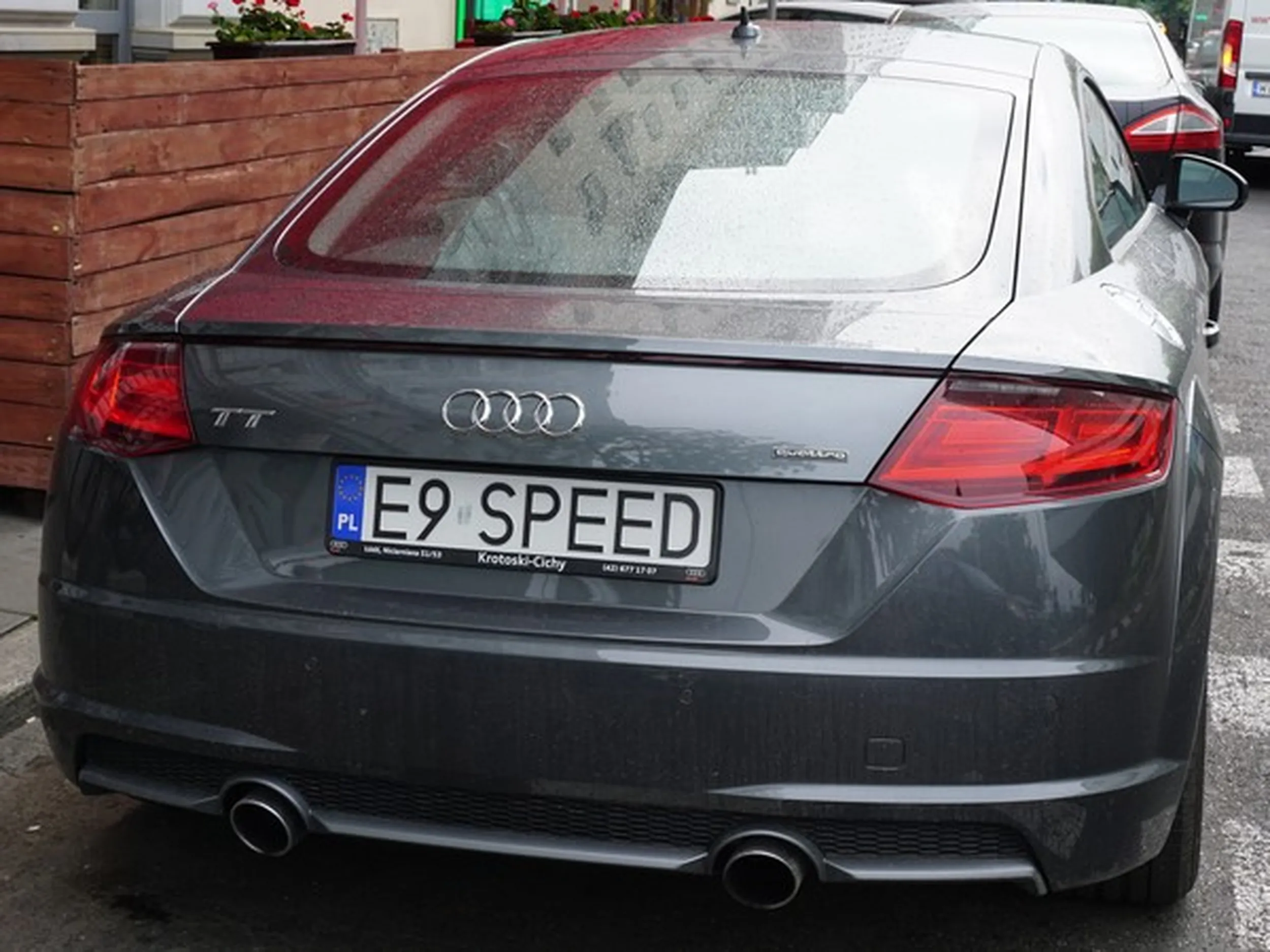 Fajny numer, blacha E9 SPEED