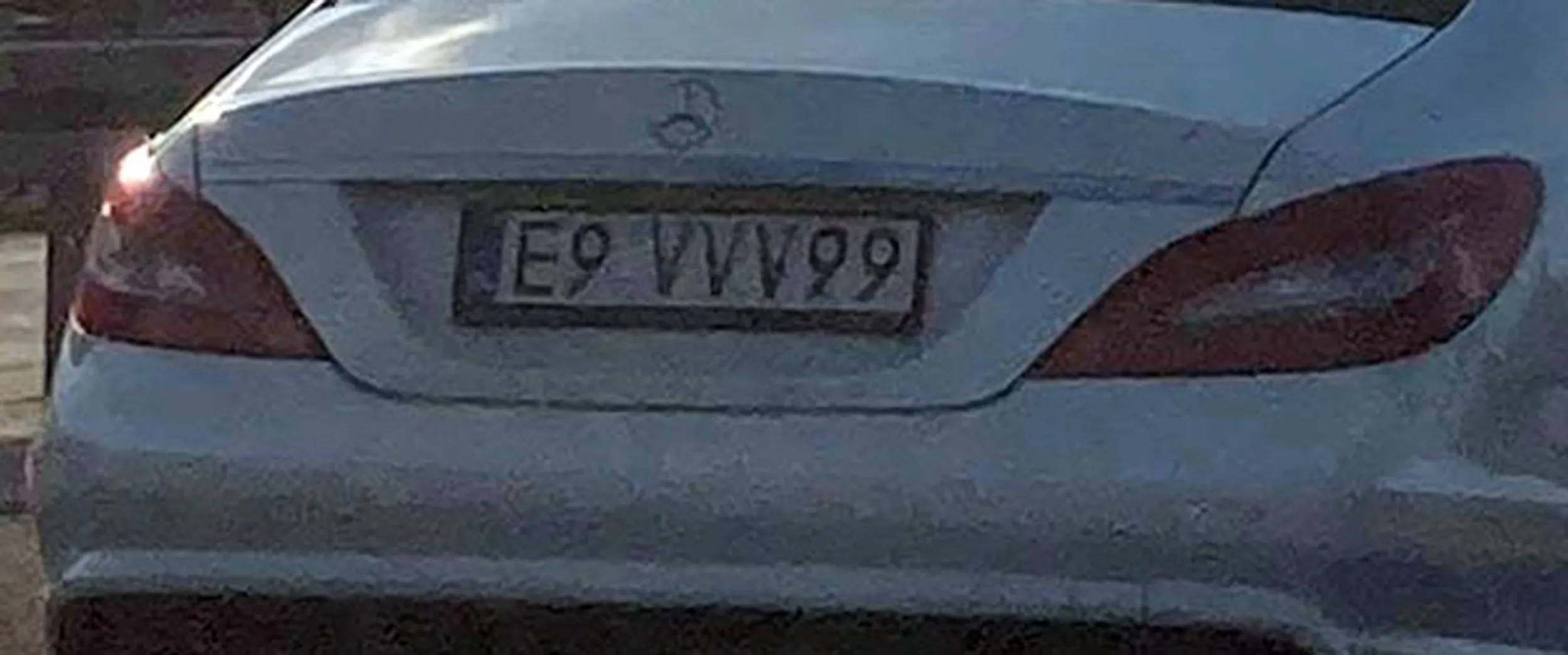 Fajny numer, blacha E9 VVV99