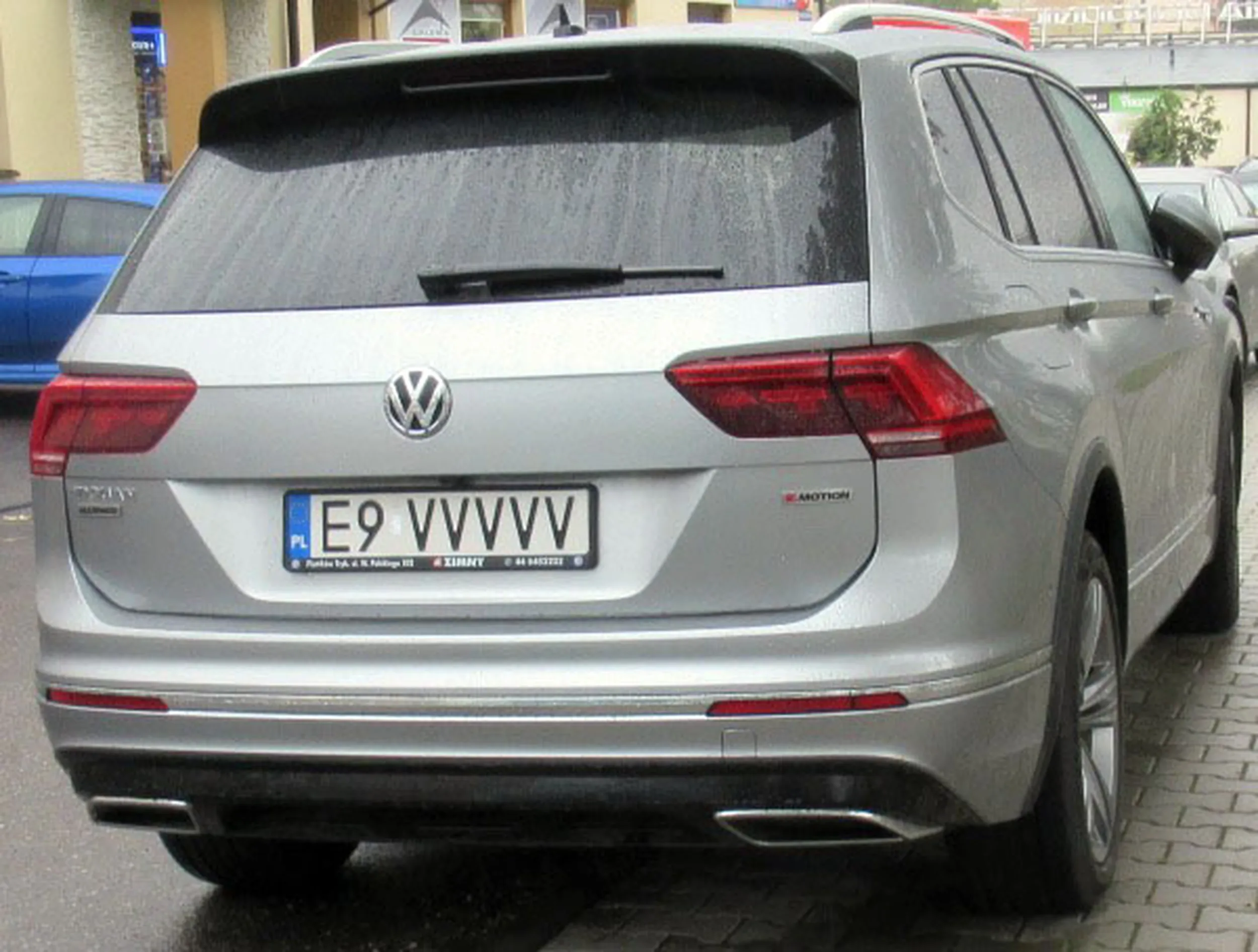 Fajny numer, blacha E9 VVVVV