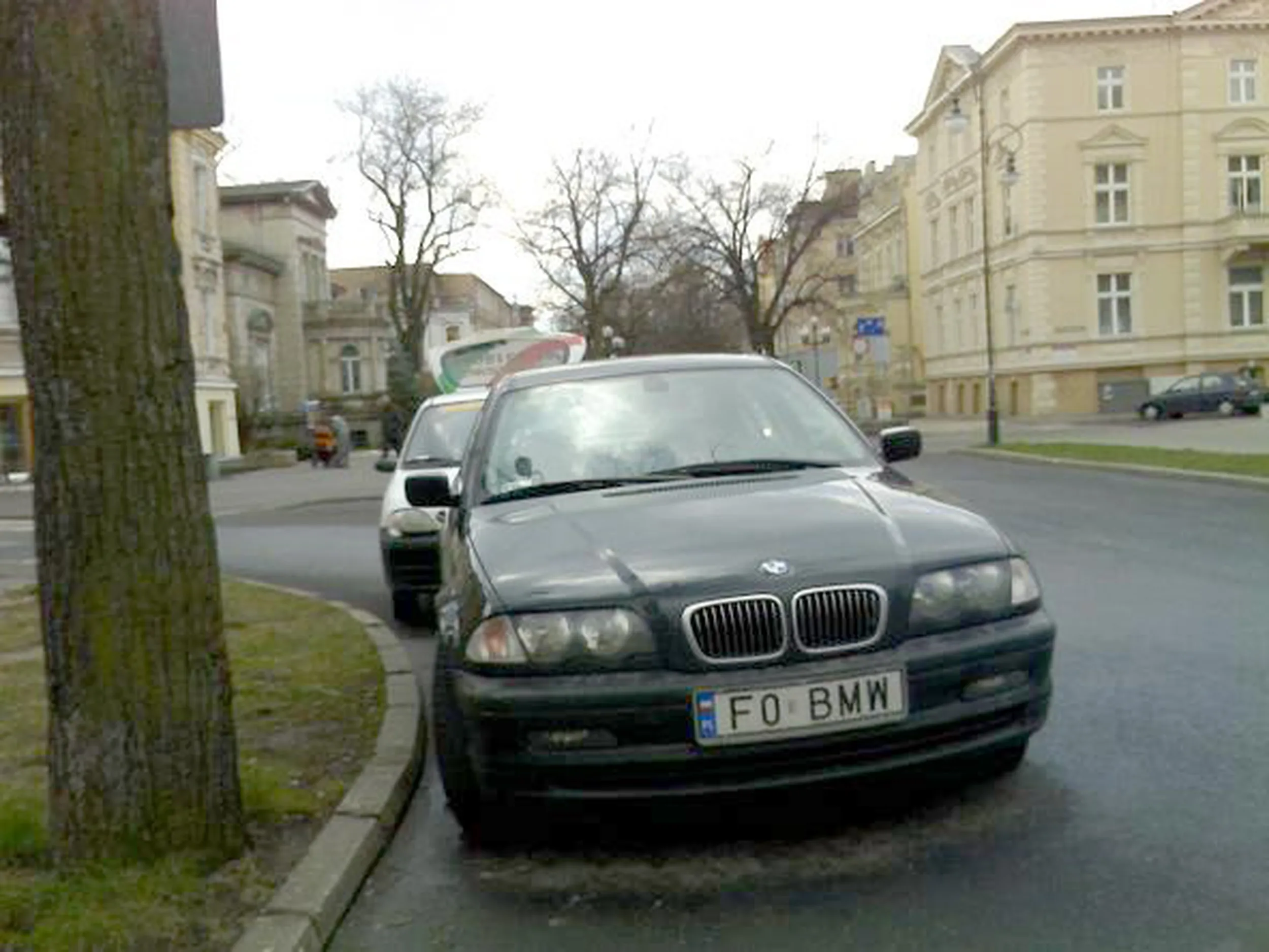 Fajny numer, blacha F0 BMW