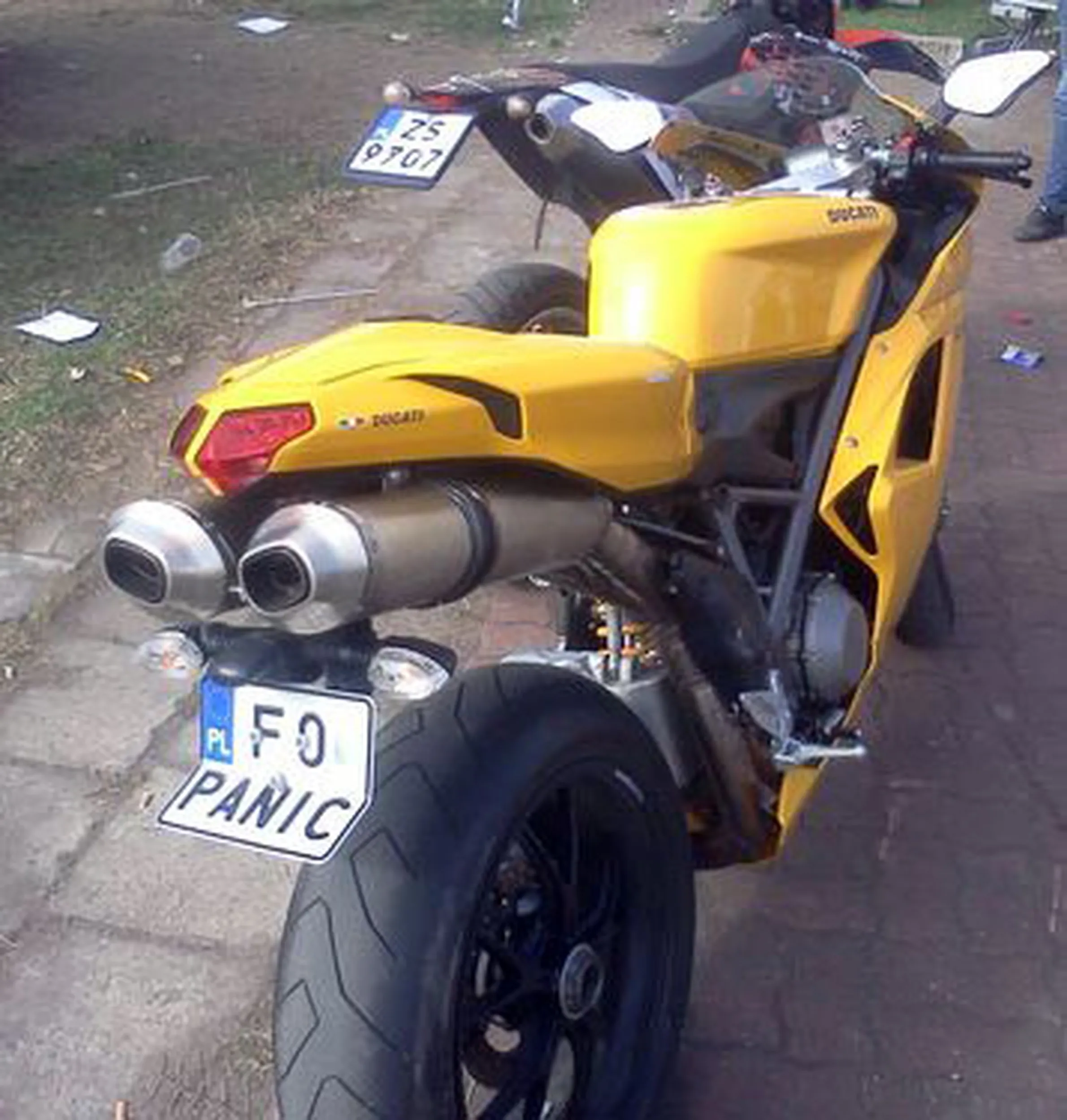 Fajny numer, blacha F0 PANIC