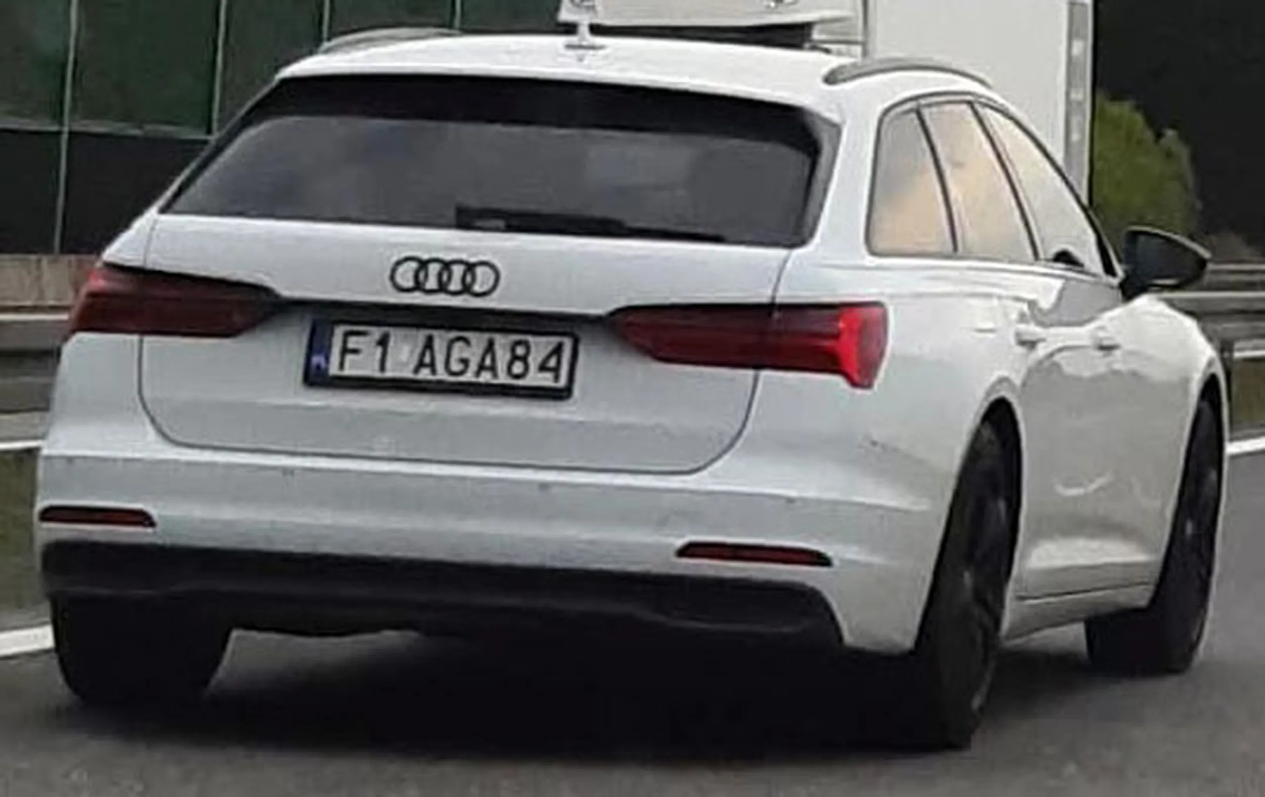 Fajny numer, blacha F1 AGA84