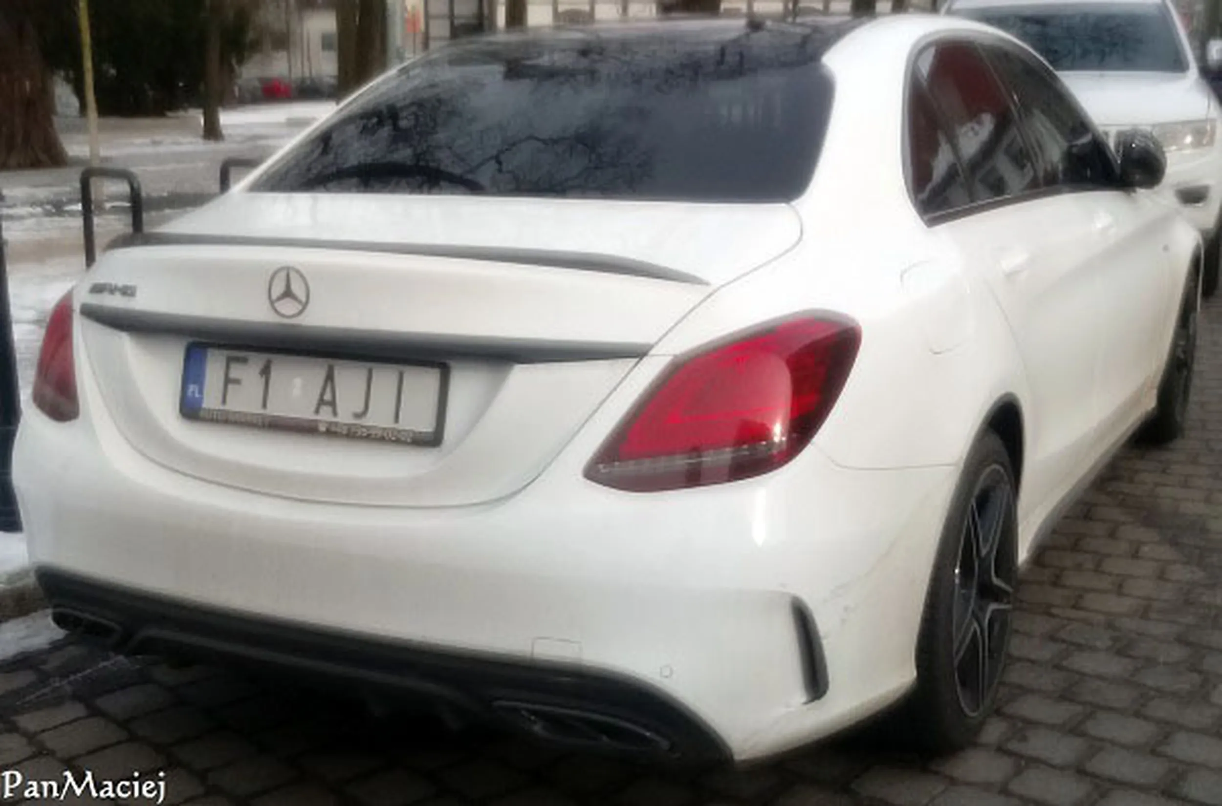 Fajny numer, blacha F1 AJI