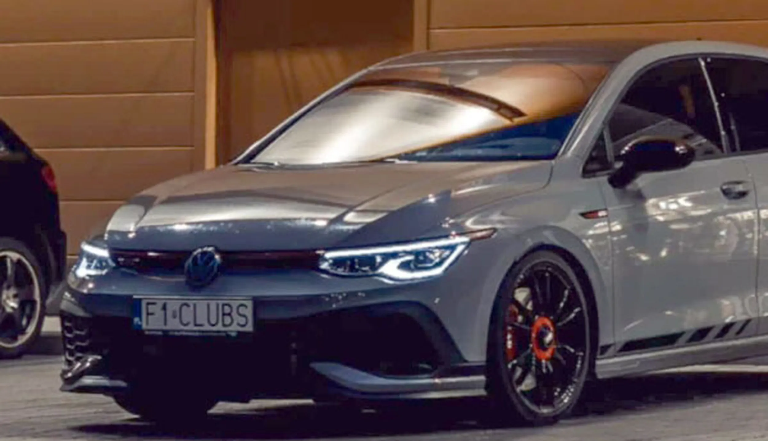 Fajny numer, blacha F1 CLUBS