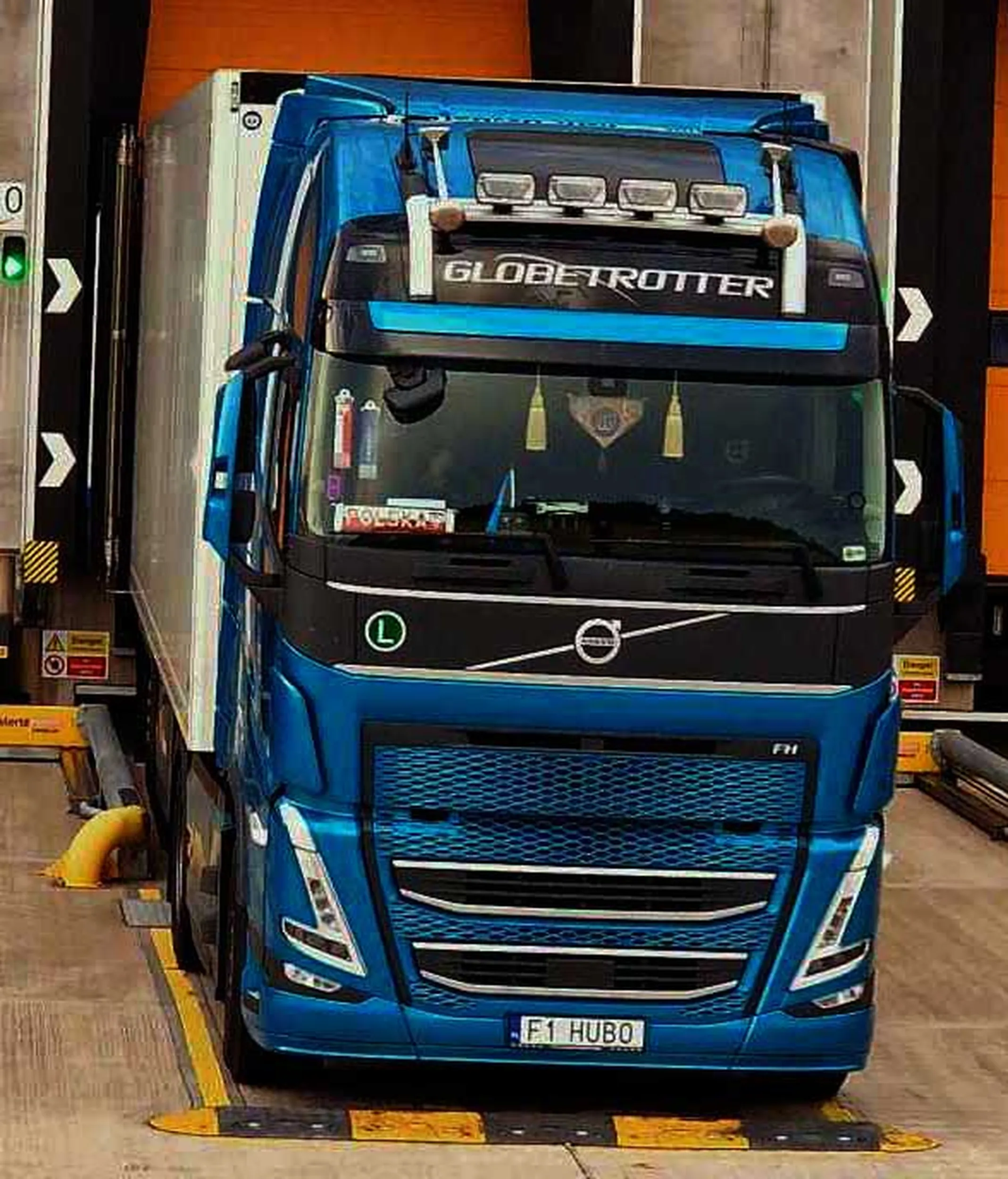 Fajny numer, blacha F1 HUBO