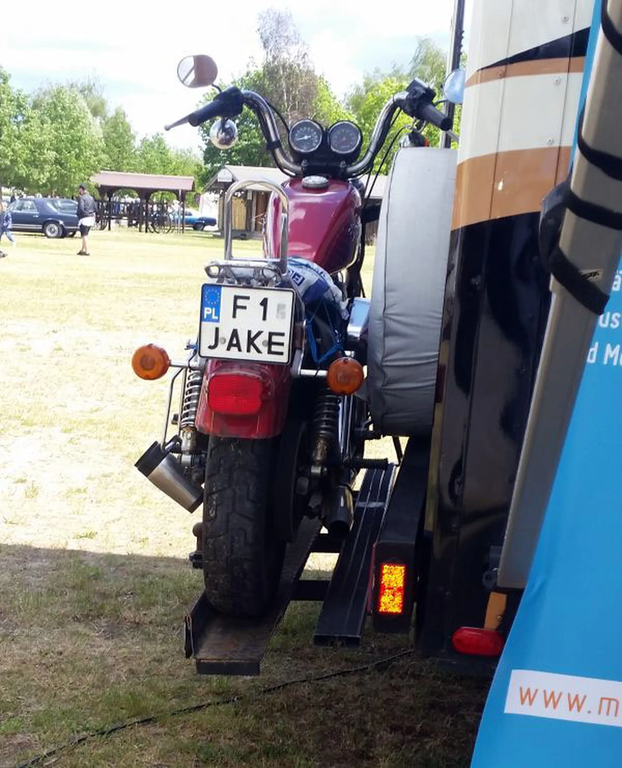 Fajny numer, blacha F1 JAKE