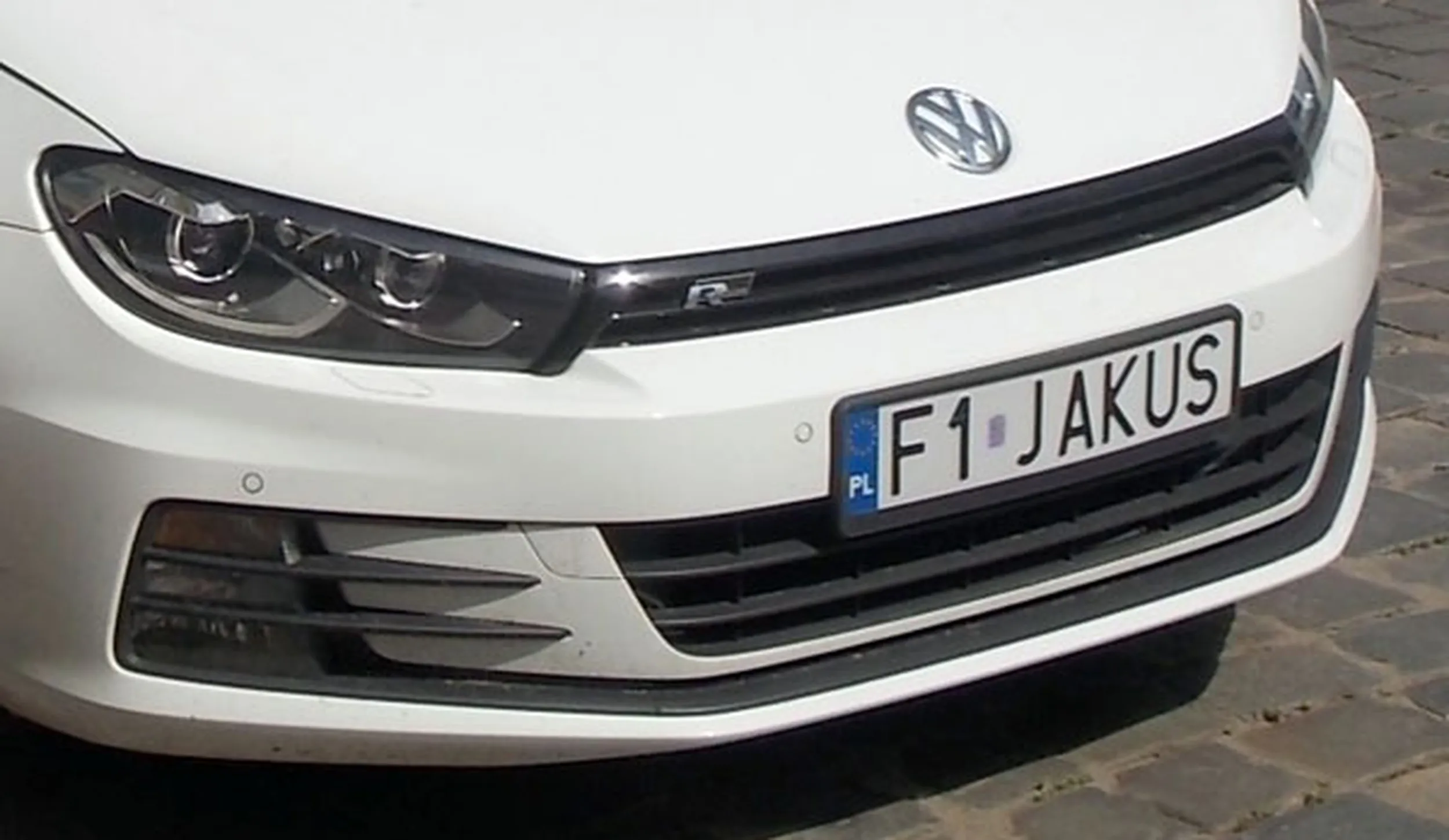 Fajny numer, blacha F1 JAKUS