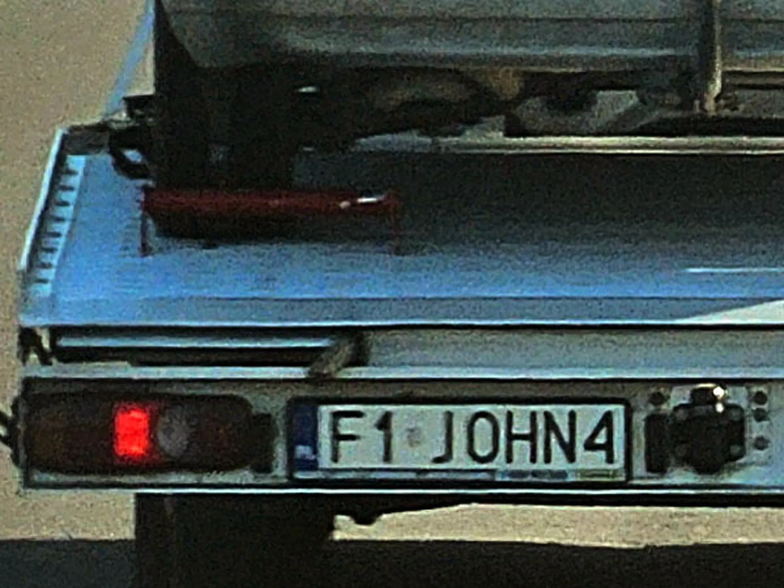 Fajny numer, blacha F1 JOHN4