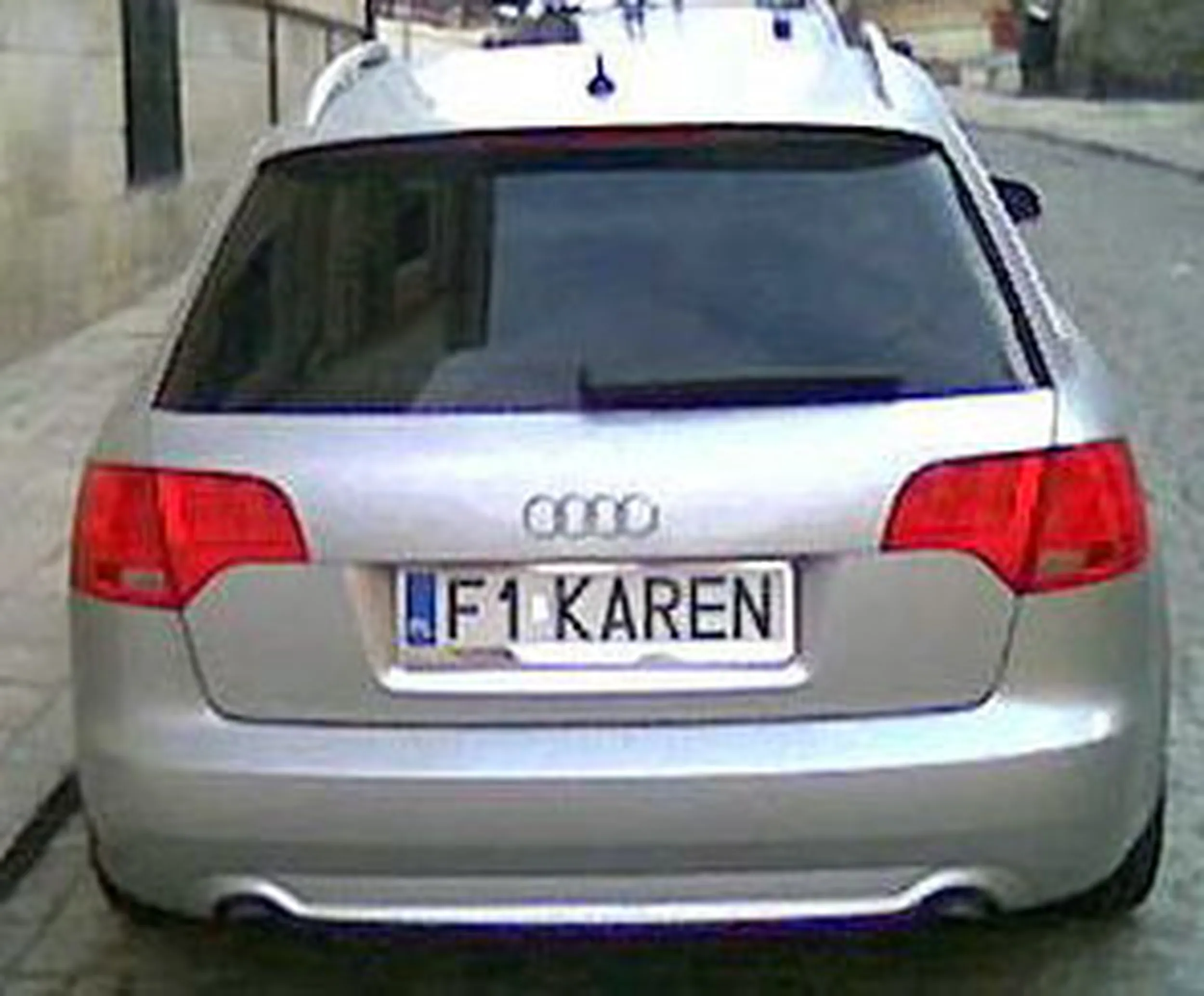 Fajny numer, blacha F1 KAREN