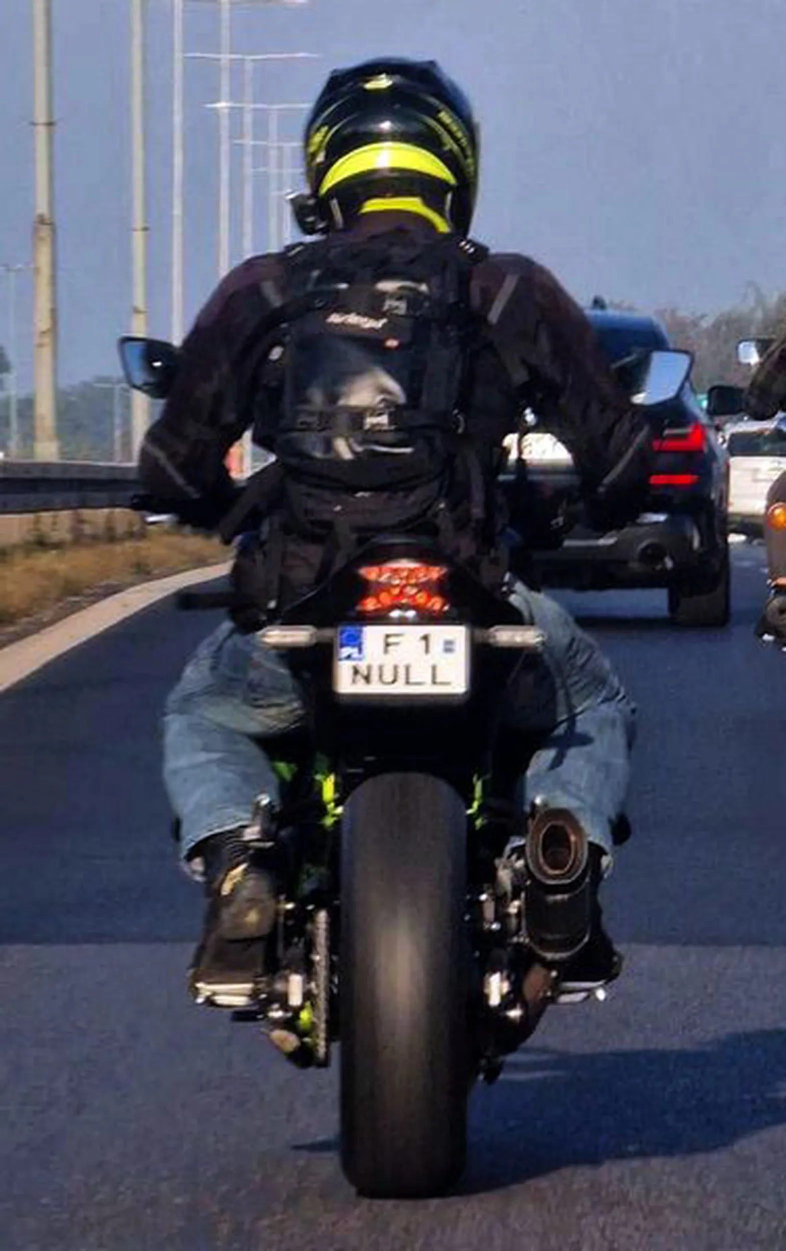 Fajny numer, blacha F1 NULL