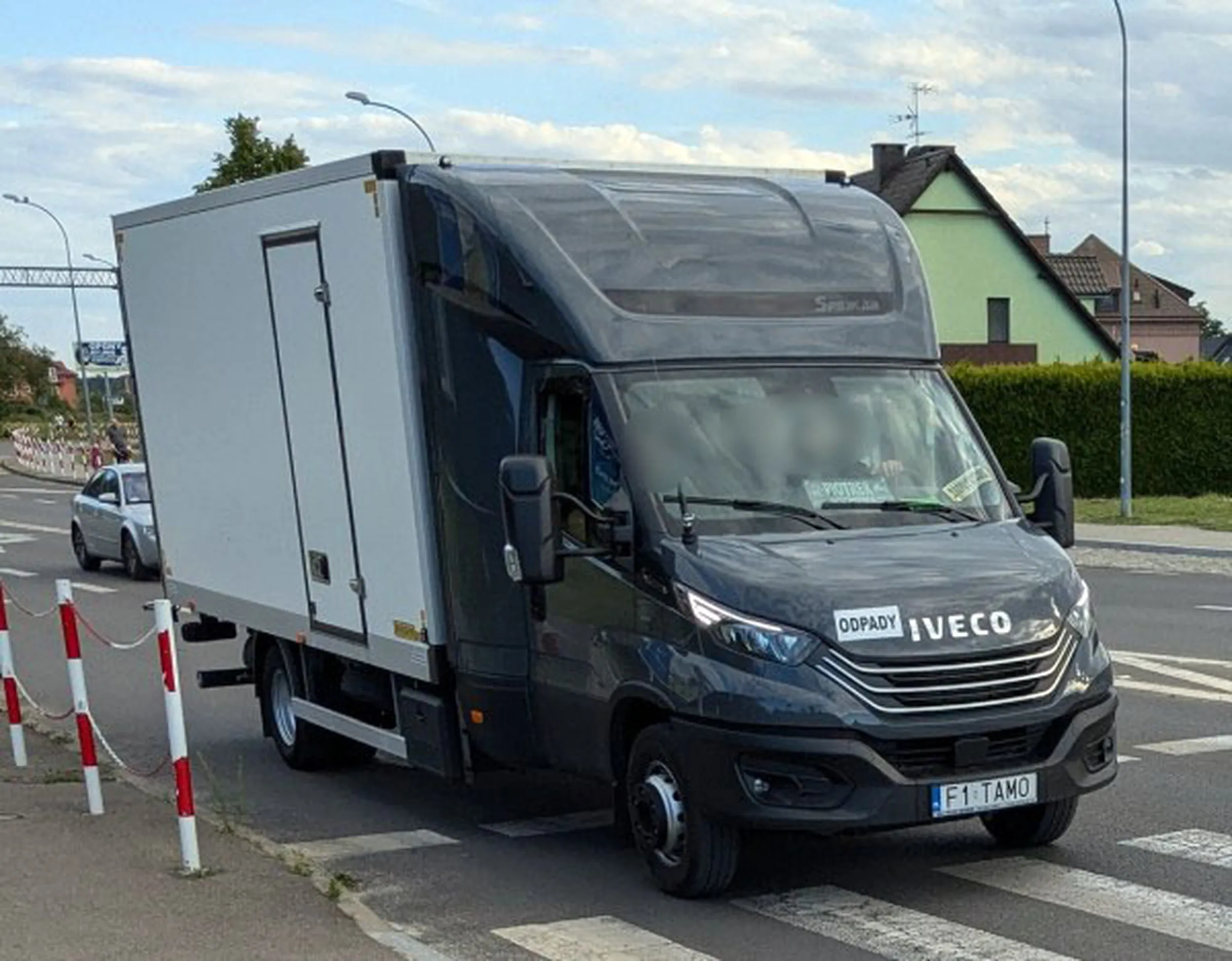 Fajny numer, blacha F1 TAMO