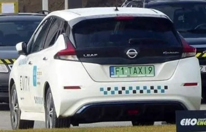 Fajny numer, blacha F1 TAXI9