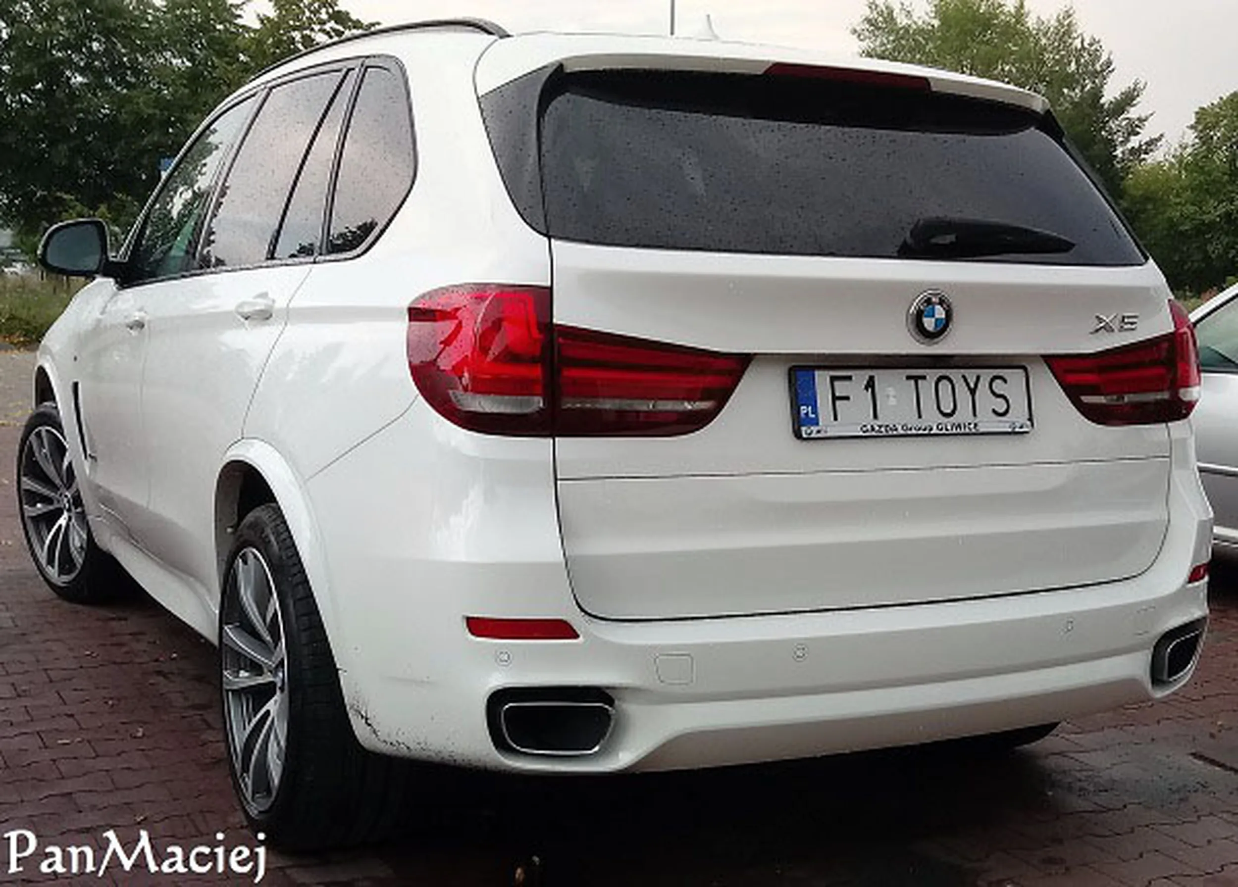 Fajny numer, blacha F1 TOYS