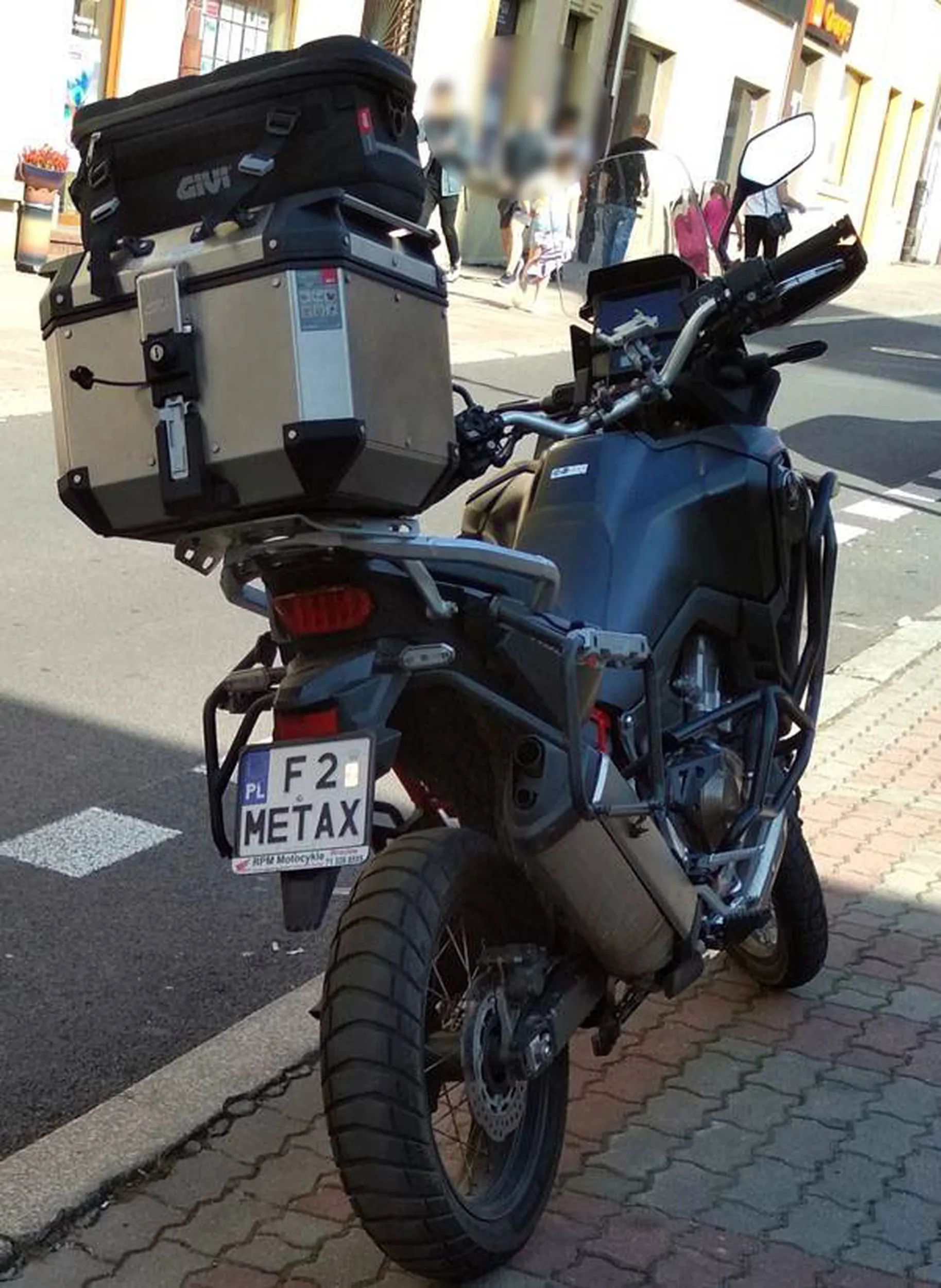 Fajny numer, blacha F2 METAX