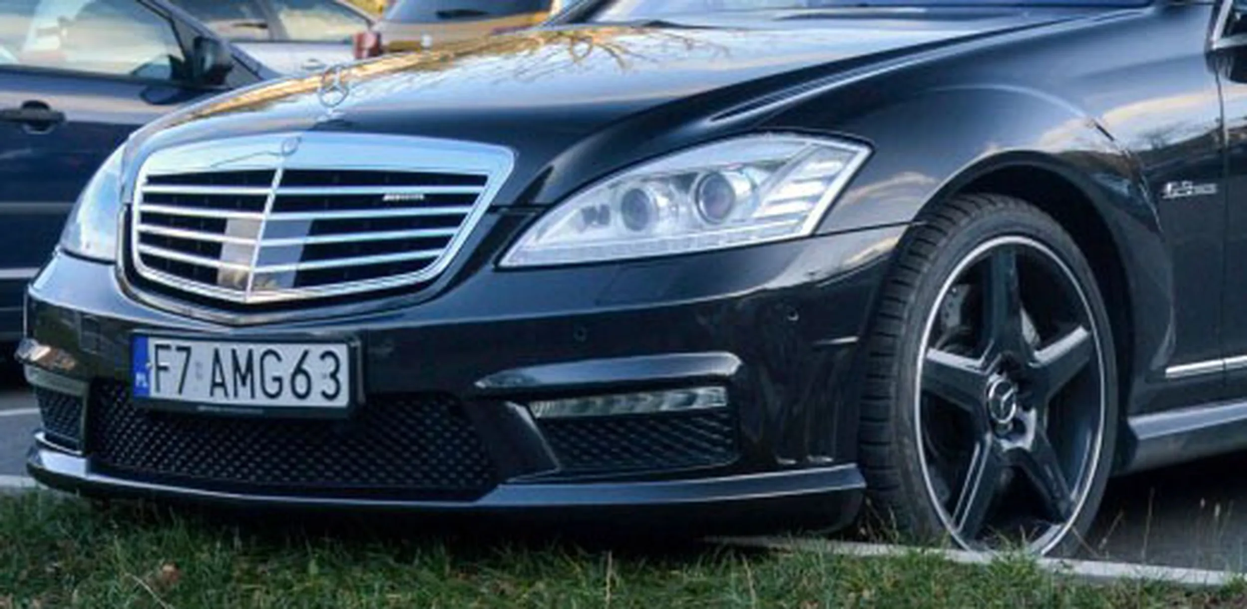 Fajny numer, blacha F7 AMG63