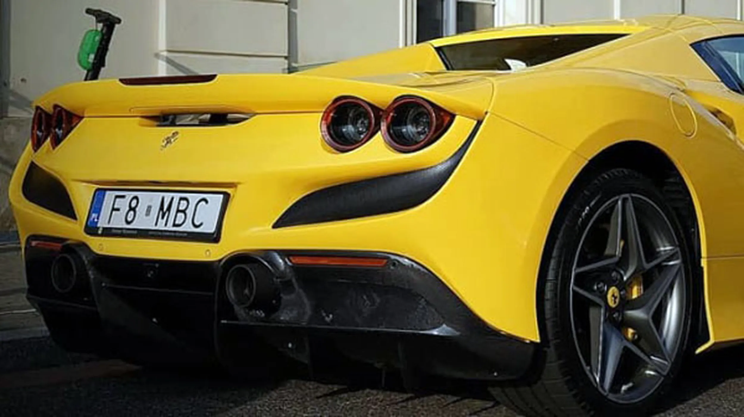 Fajny numer, blacha F8 MBC