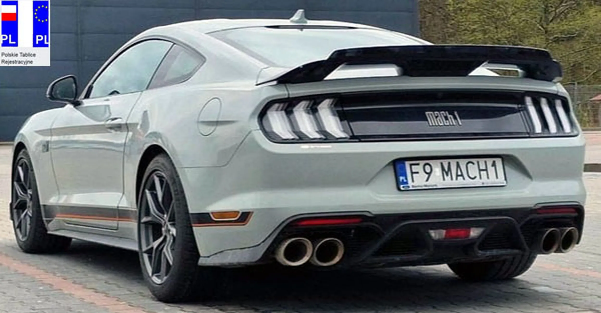 Fajny numer, blacha F9 MACH1