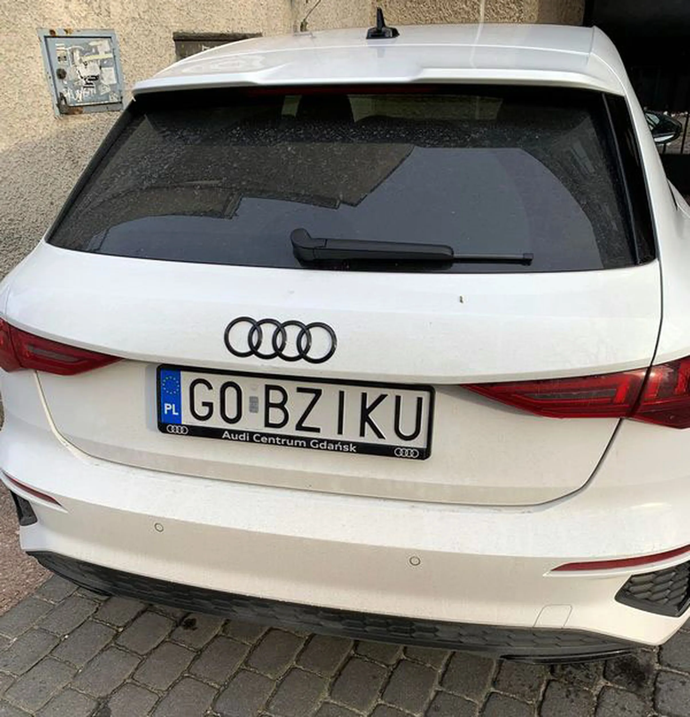 Fajny numer, blacha G0 BZIKU