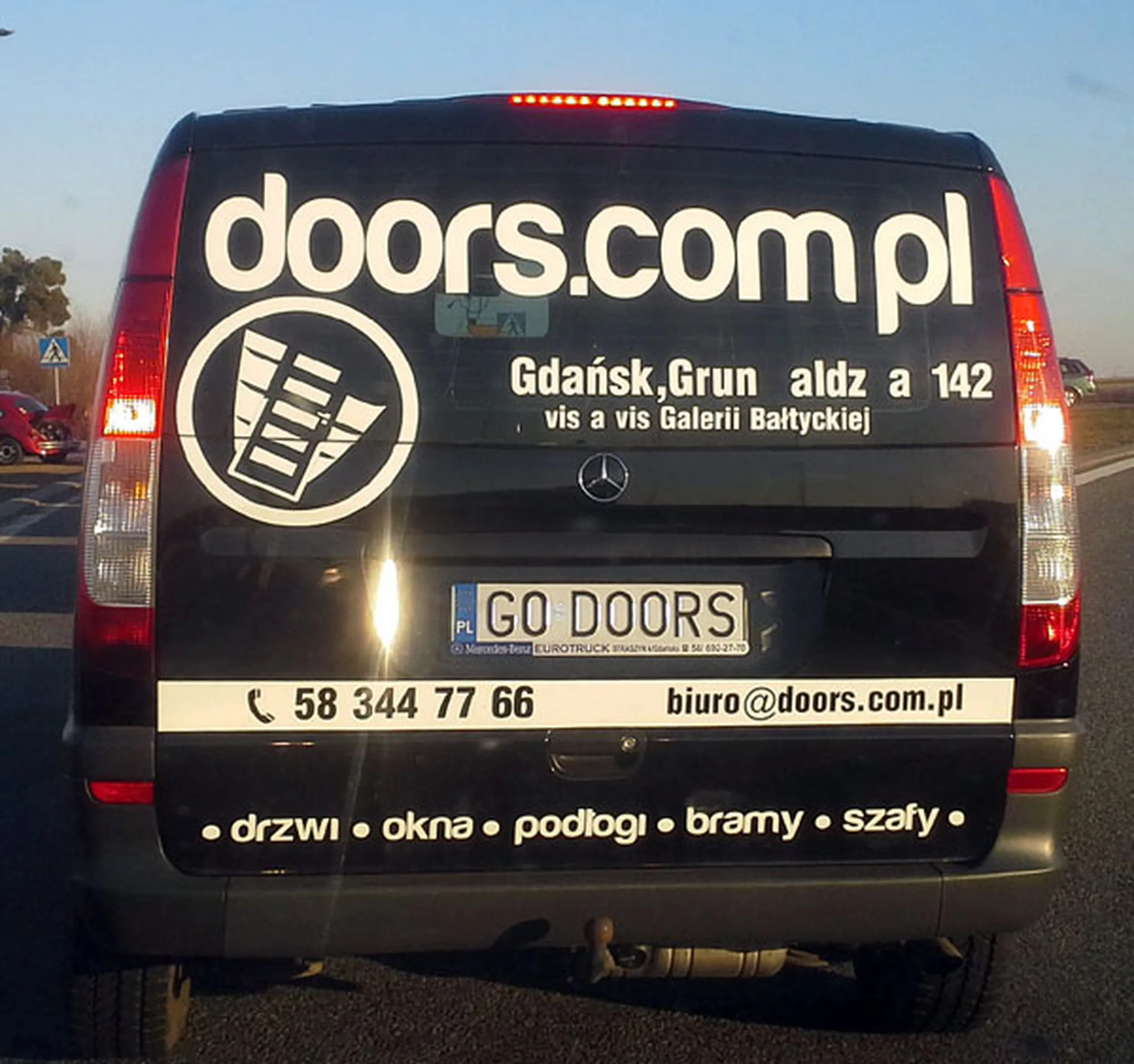 Fajny numer, blacha G0 DOORS