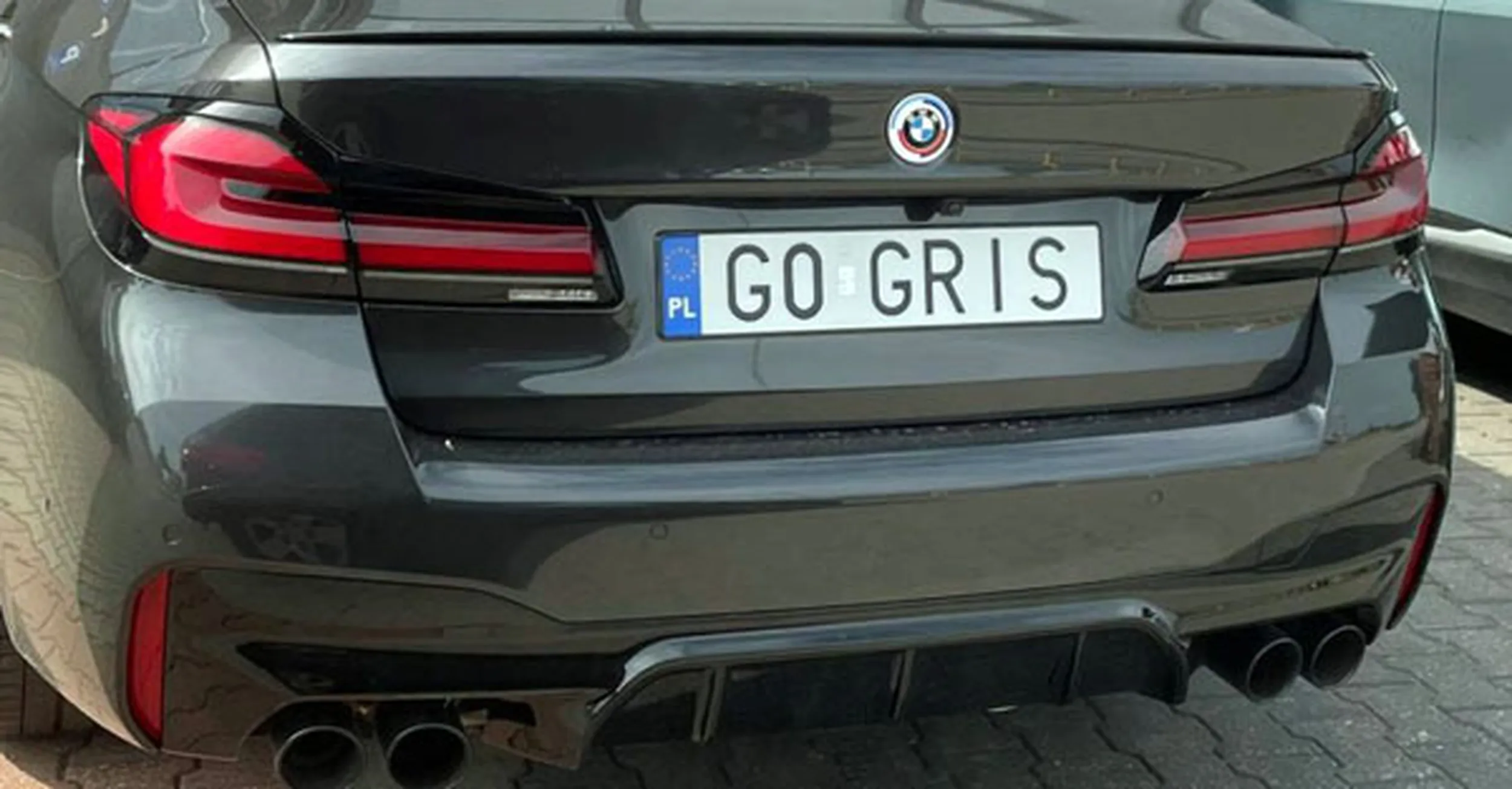 Fajny numer, blacha G0 GRIS