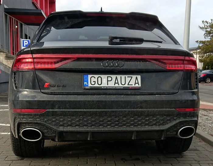 Fajny numer, blacha G0 PAUZA