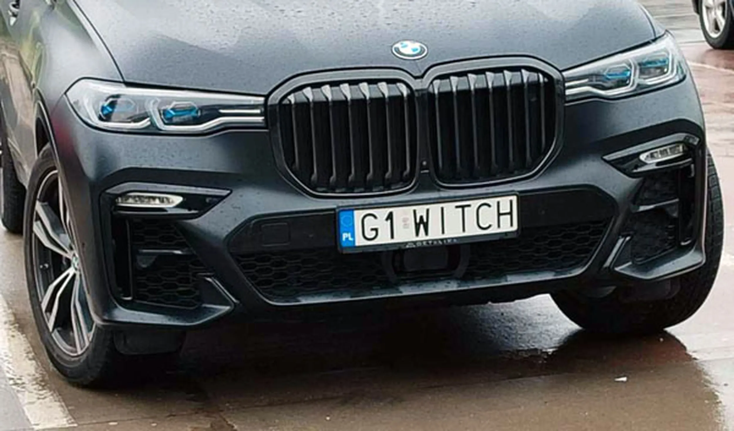 Fajny numer, blacha G1 WITCH