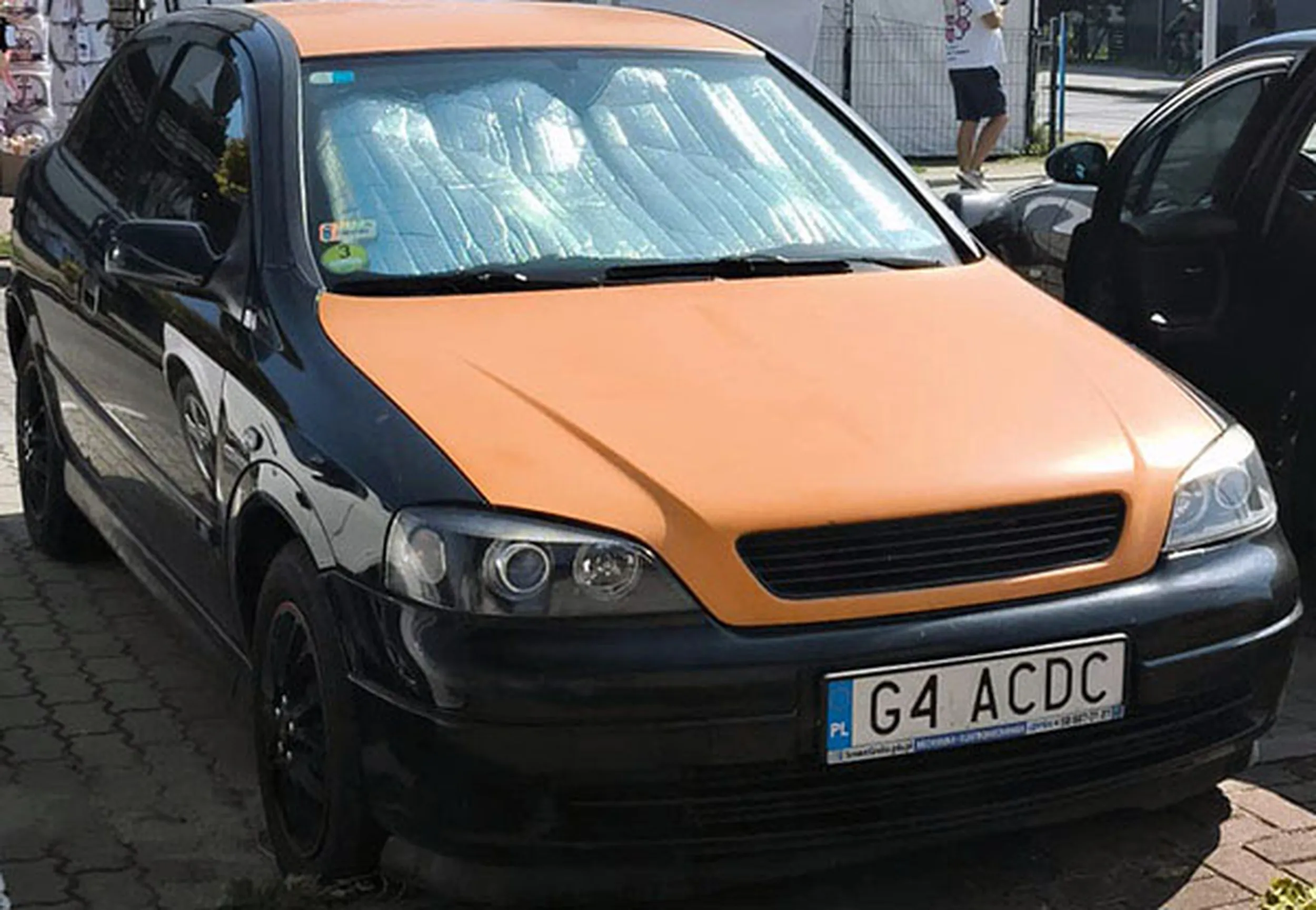 Fajny numer, blacha G4 ACDC