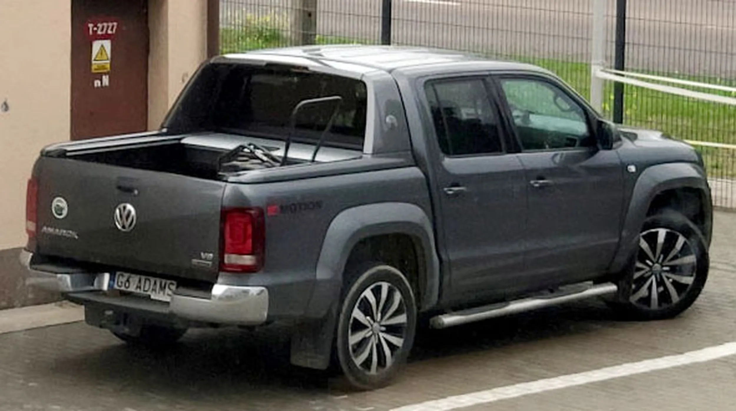 Fajny numer, blacha G6 ADAMS