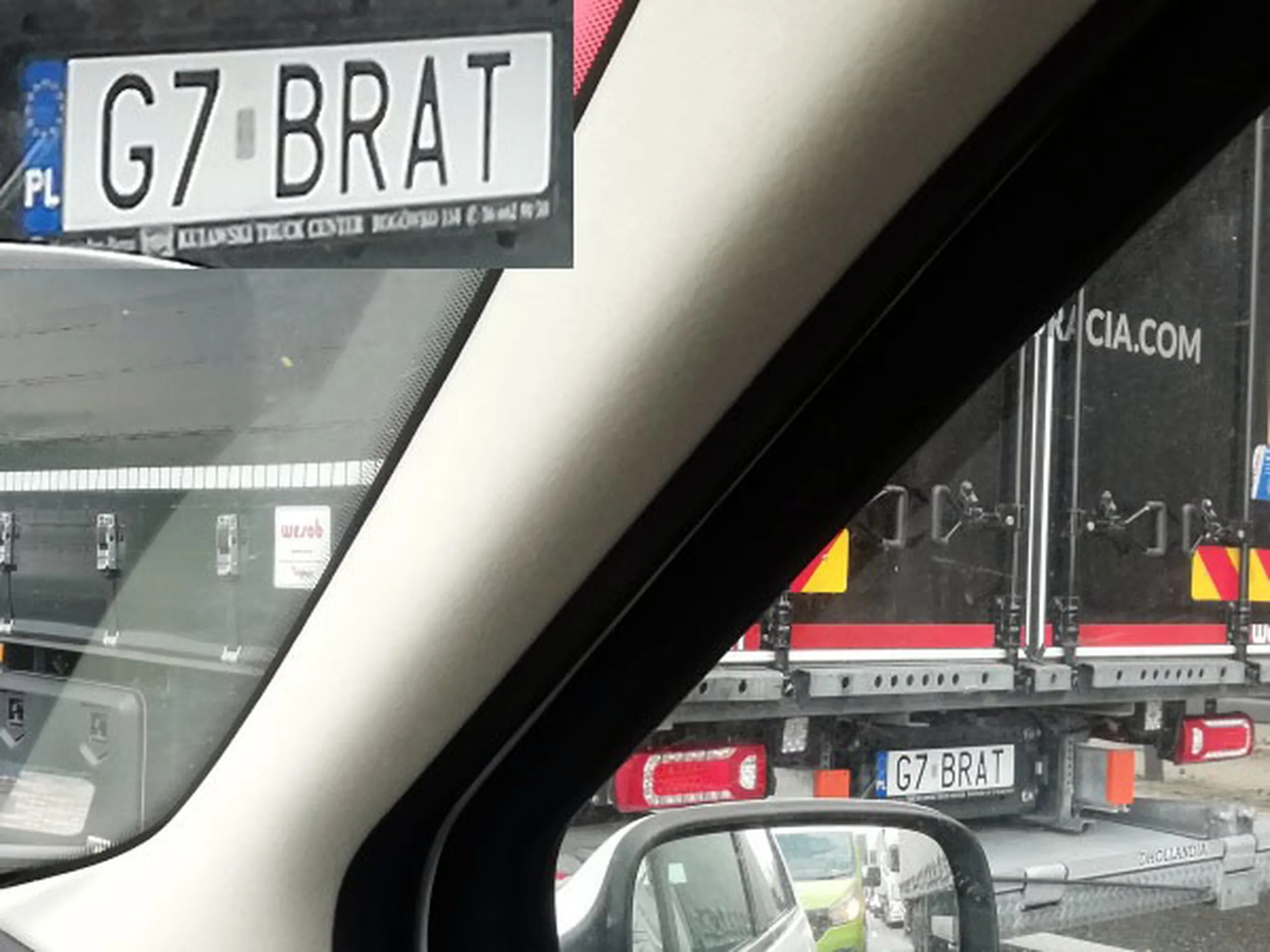 Fajny numer, blacha G7 BRAT