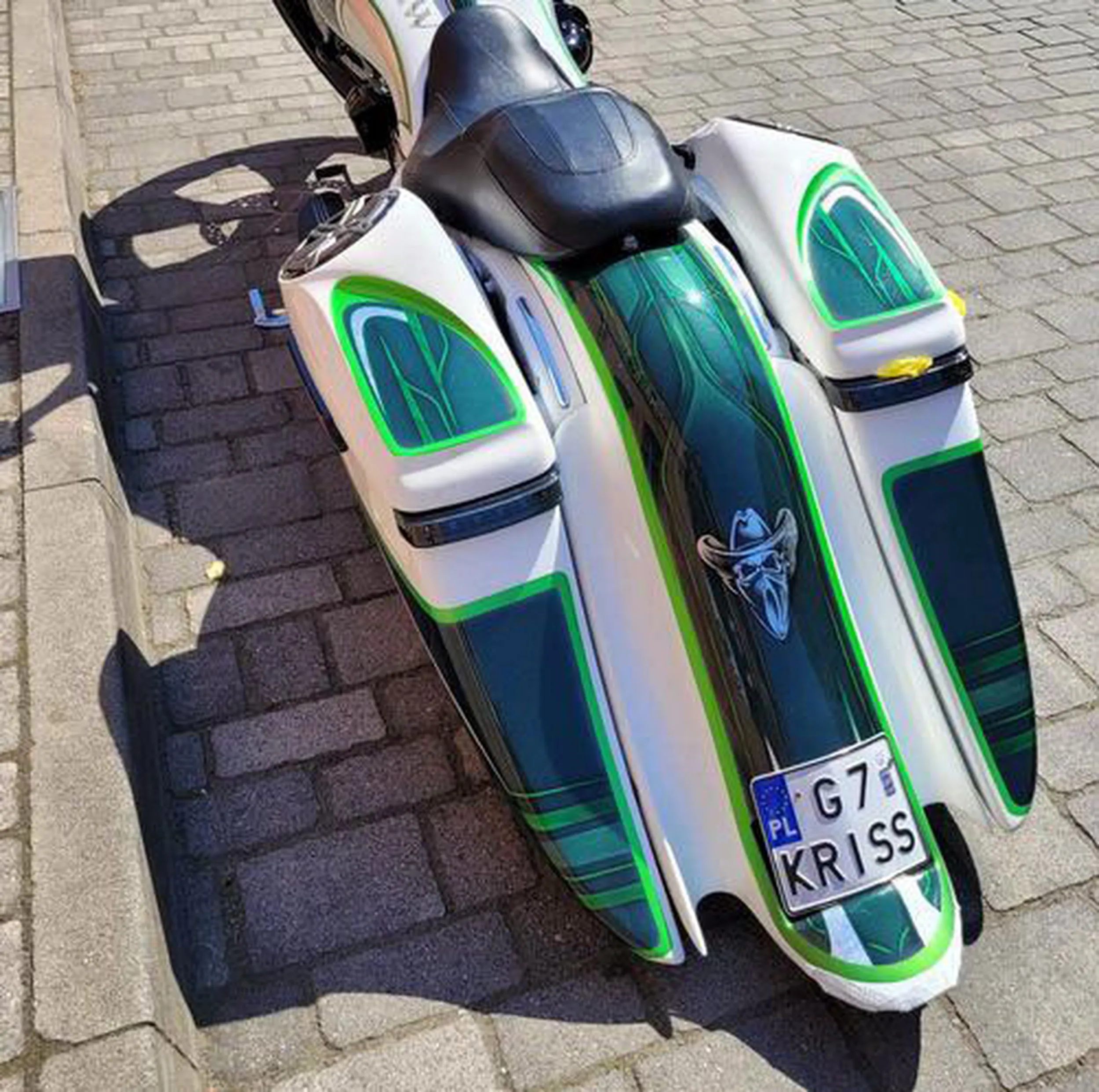 Fajny numer, blacha G7 KRISS