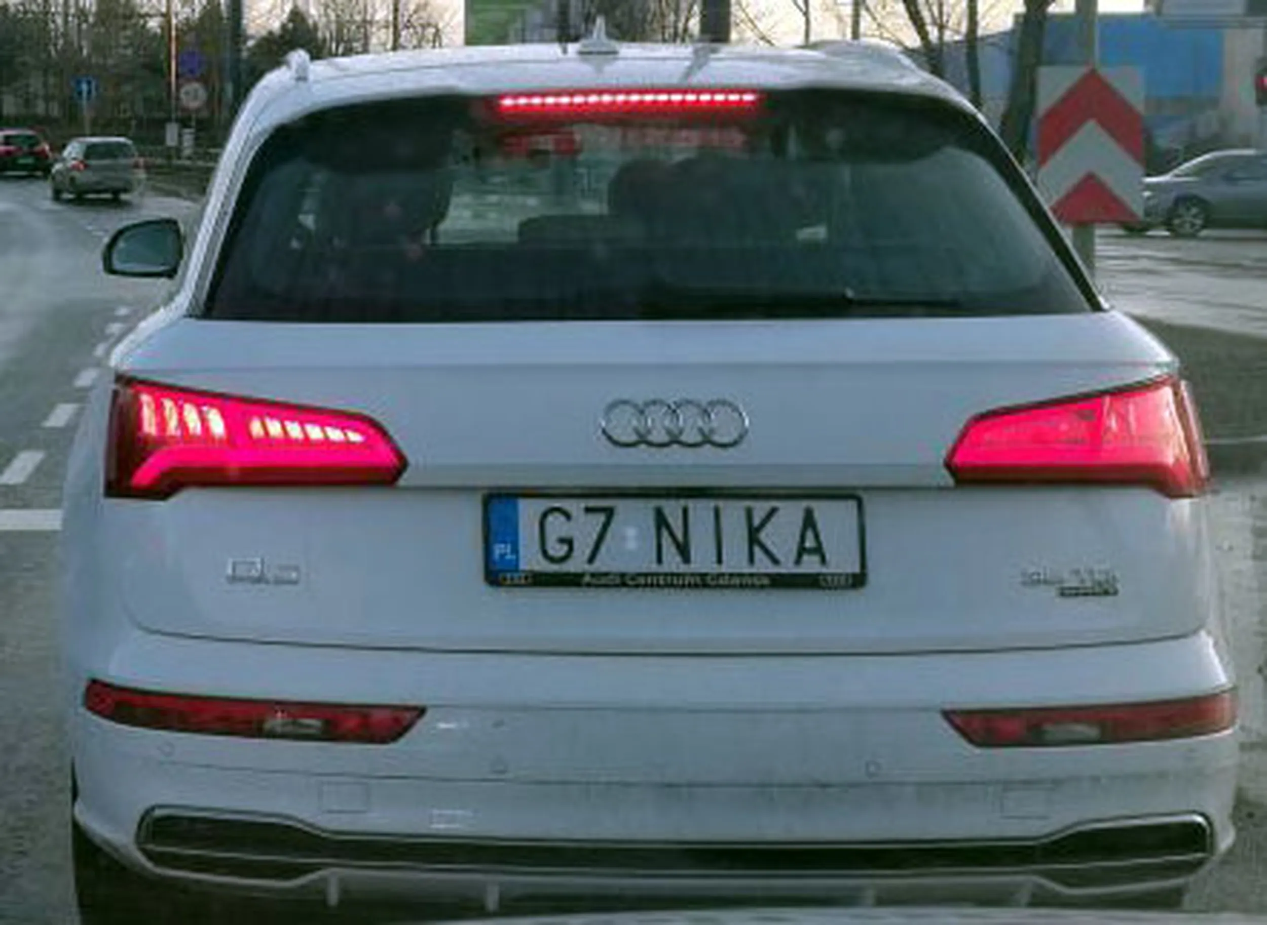 Fajny numer, blacha G7 NIKA