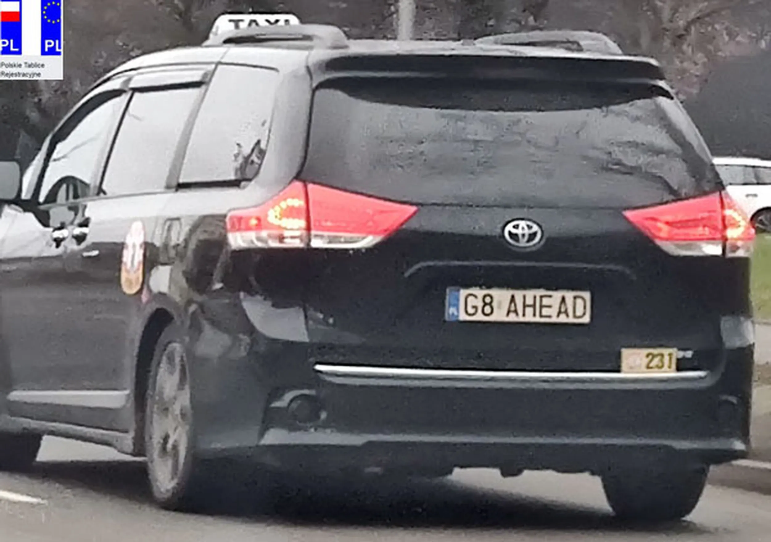 Fajny numer, blacha G8 AHEAD