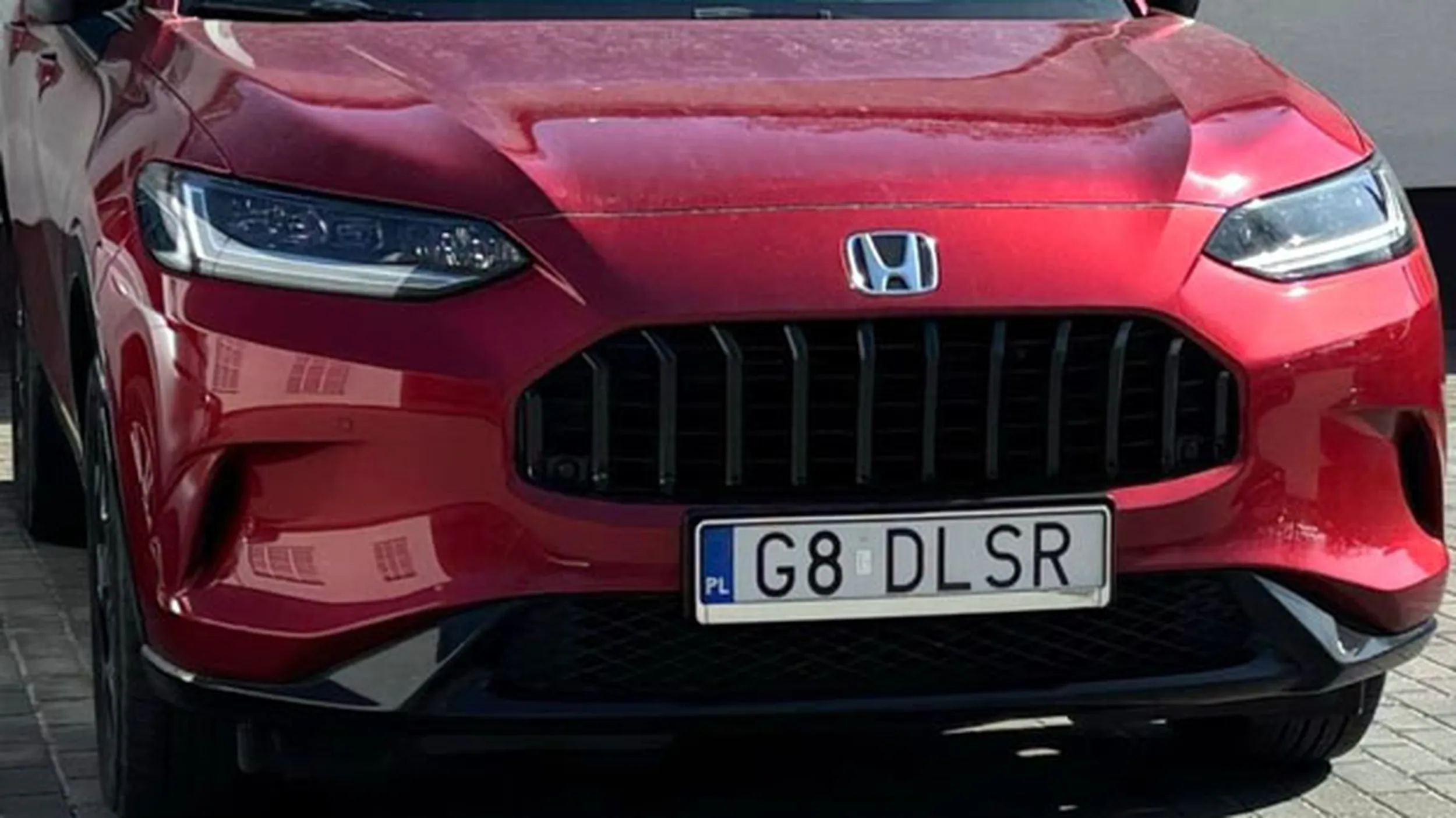 Fajny numer, blacha G8 DLSR