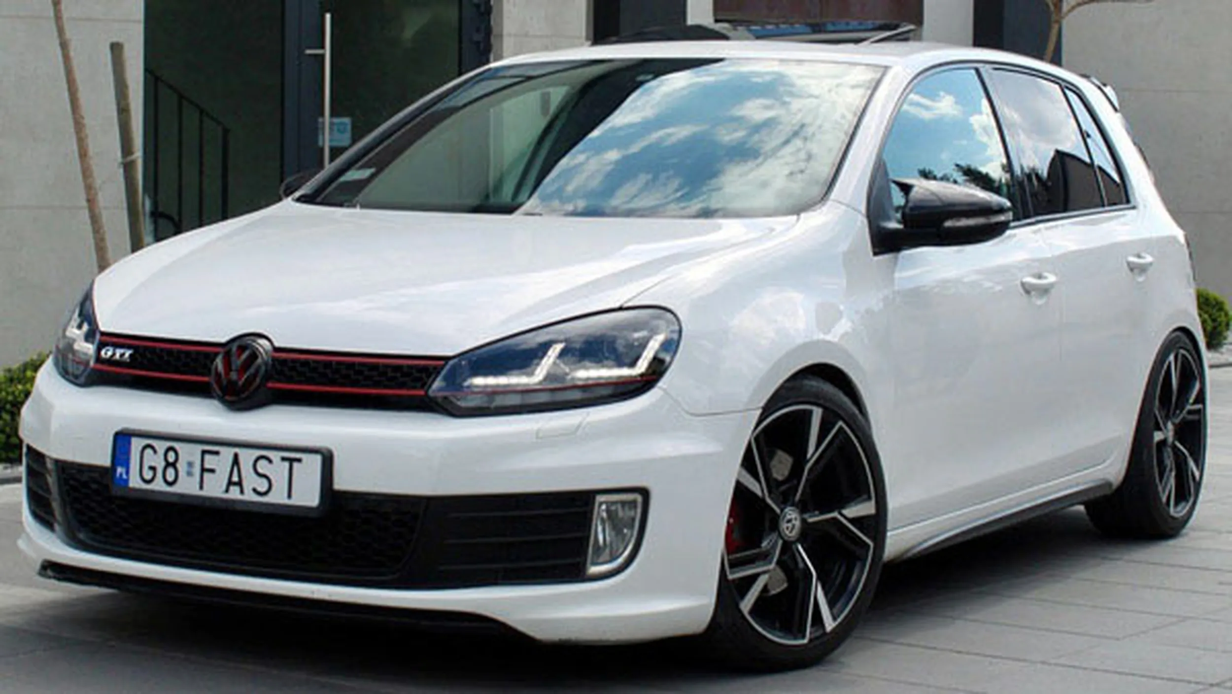 Fajny numer, blacha G8 FAST