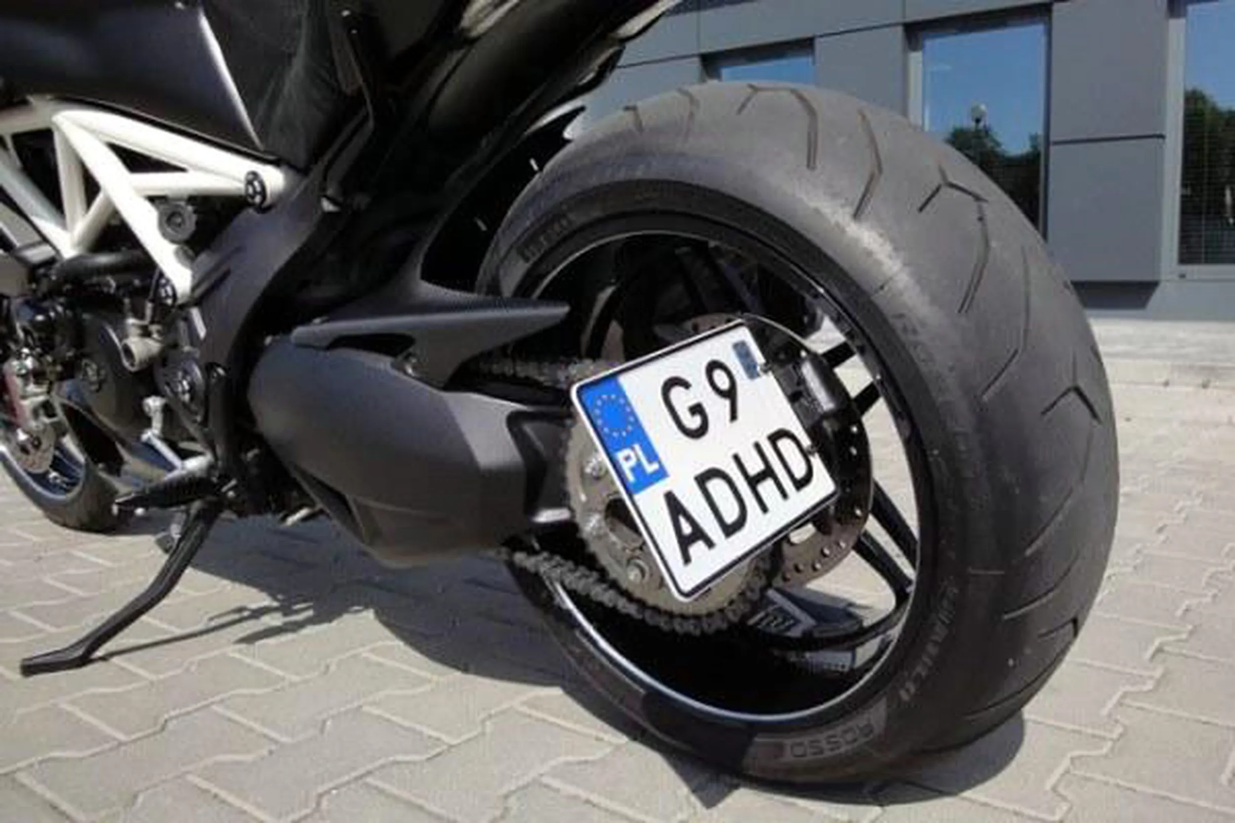 Fajny numer, blacha G9 ADHD