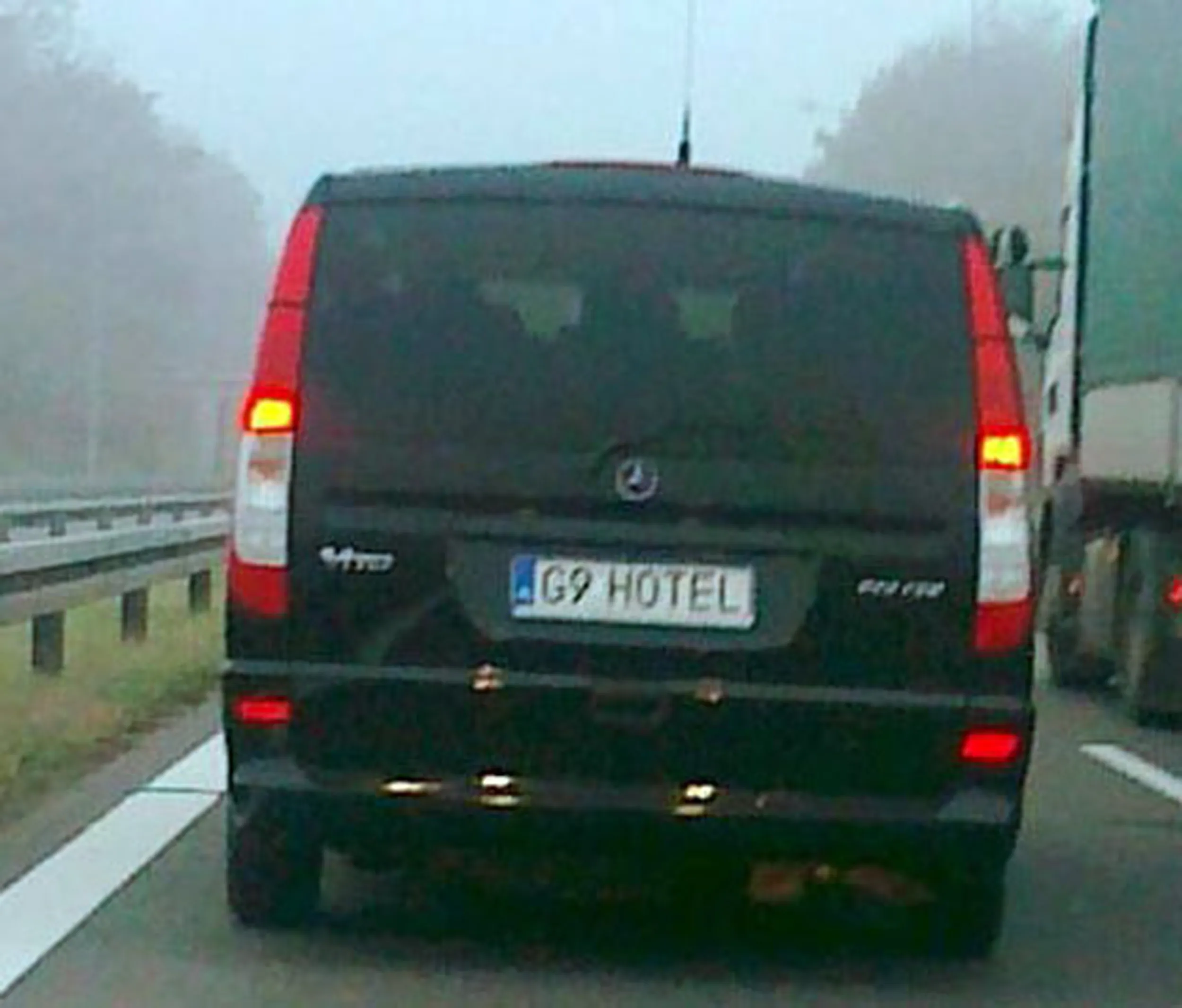 Fajny numer, blacha G9 HOTEL