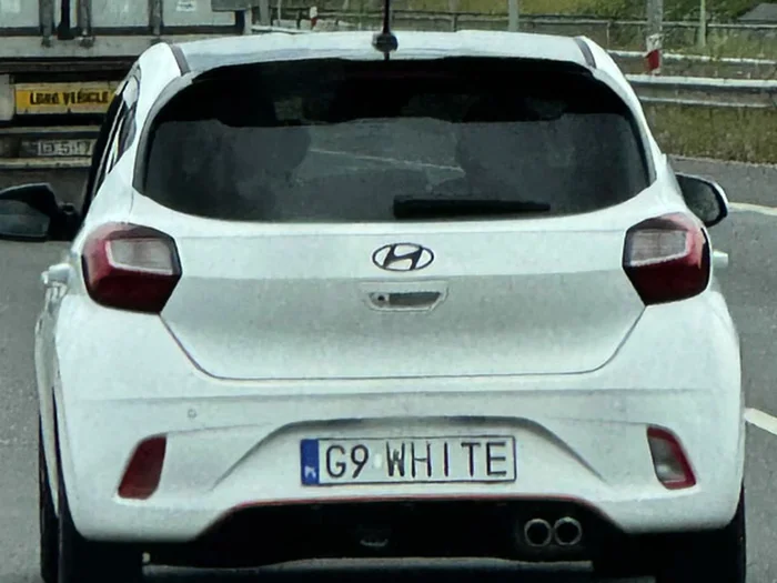 Fajny numer, blacha G9 WHITE