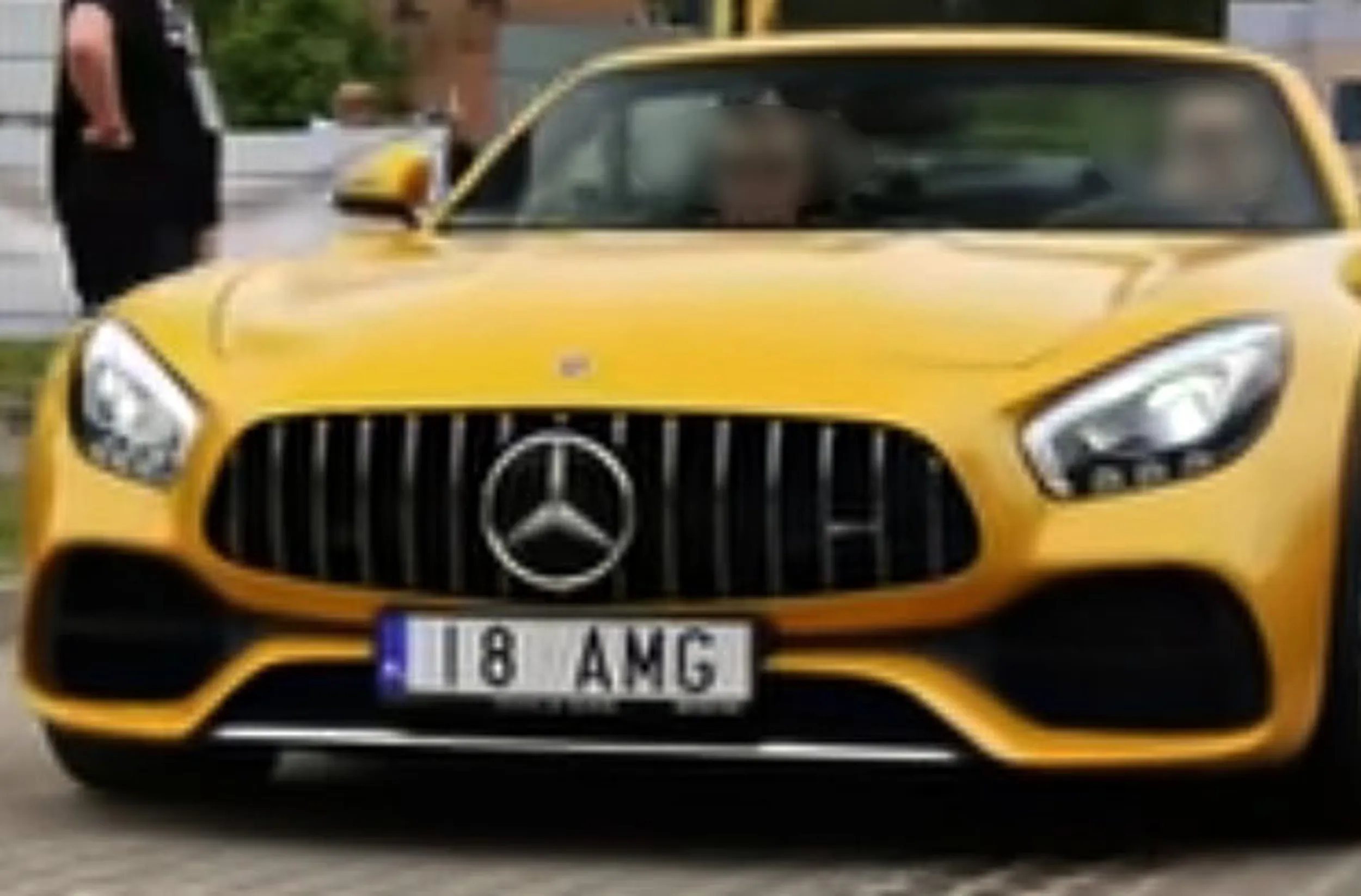 Fajny numer, blacha I8 AMG