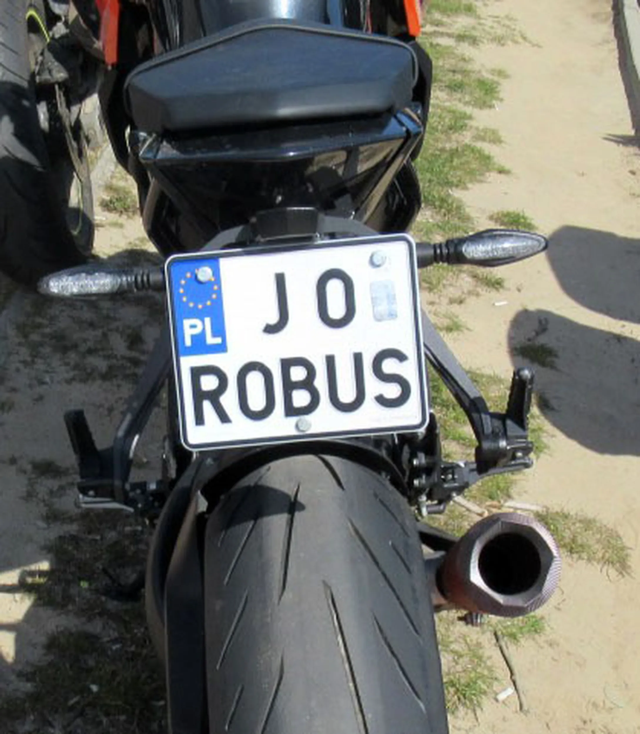 Fajny numer, blacha J0 ROBUS