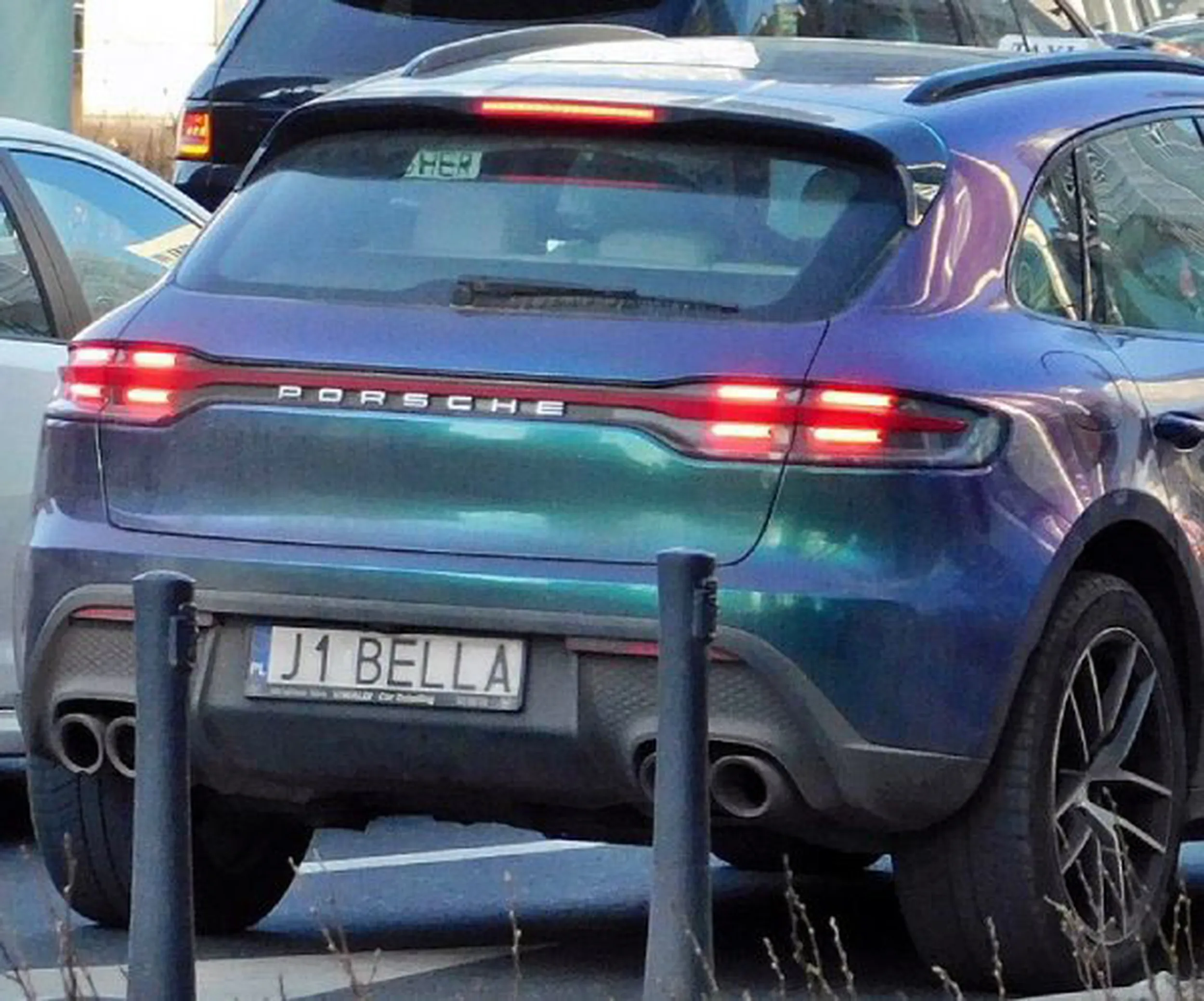 Fajny numer, blacha J1 BELLA