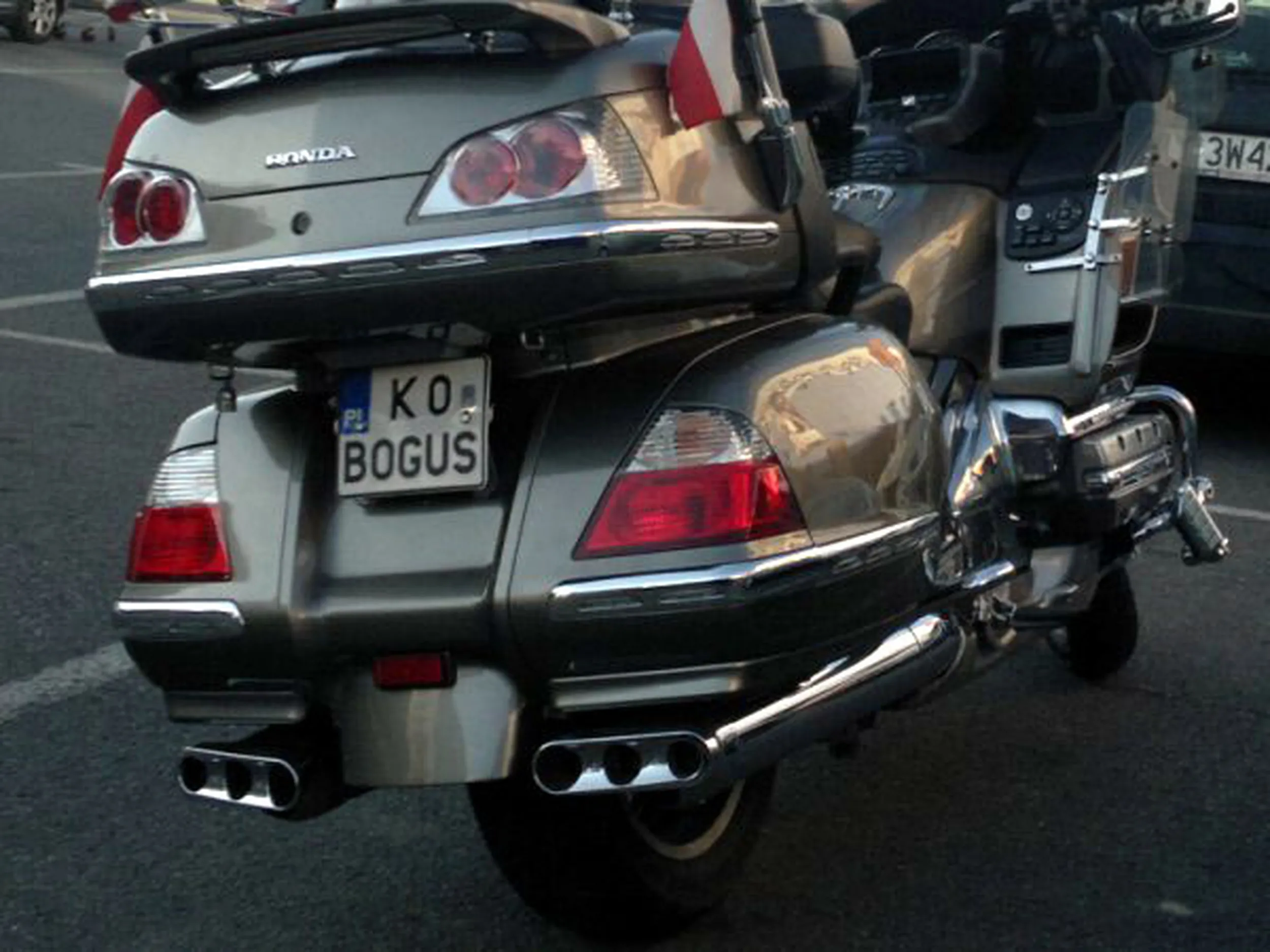 Fajny numer, blacha K0 BOGUS